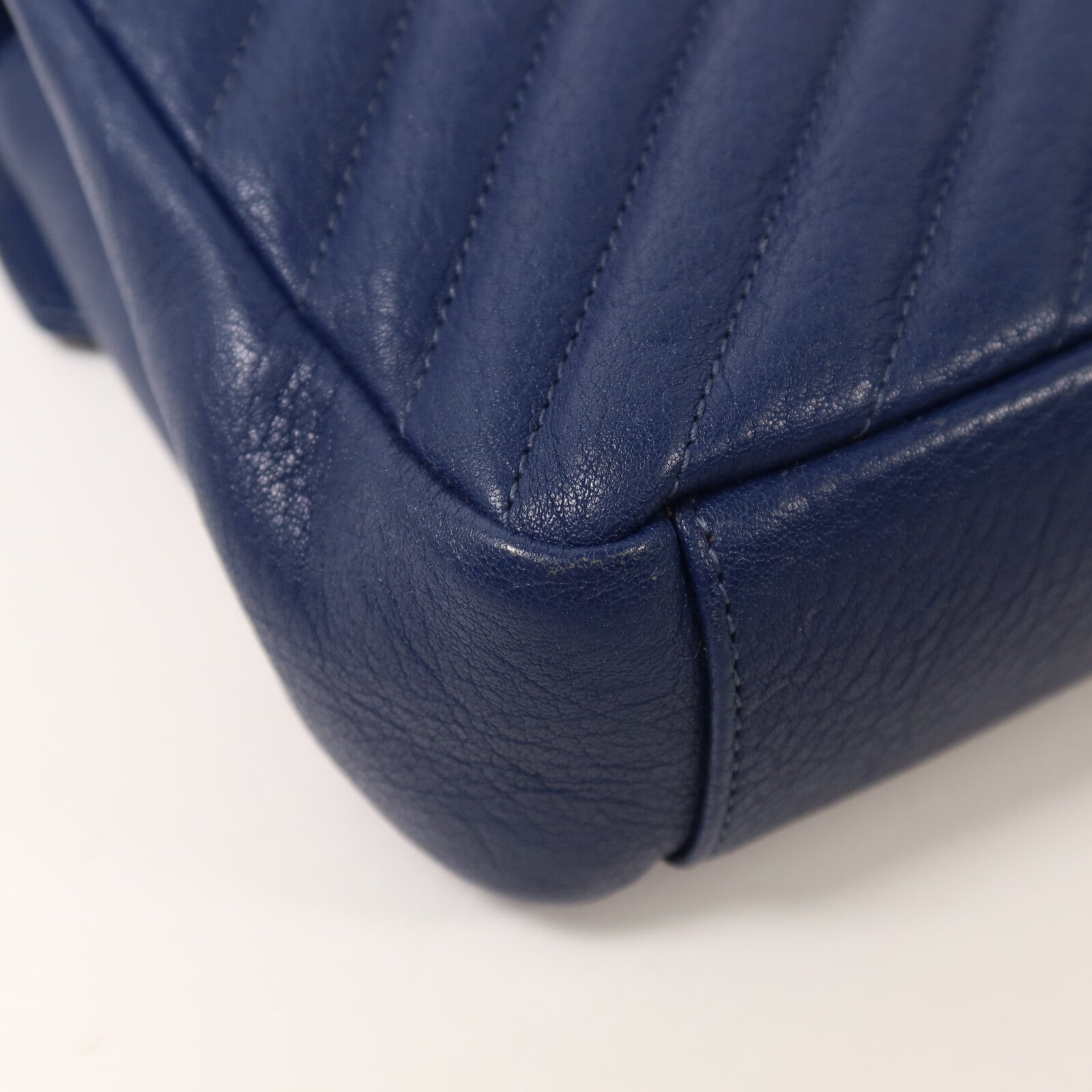 SAINT LAURENT 牛皮皮革College Medium鏈帶手挽肩背兩用袋