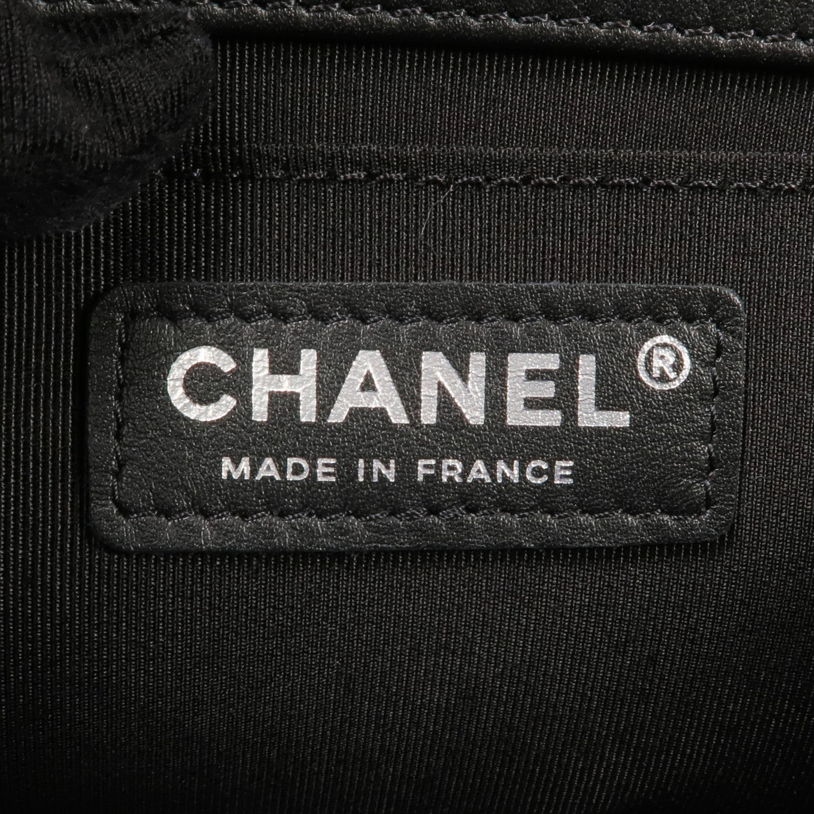 CHANEL 牛皮皮革Boy 25銀扣鏈帶肩背袋