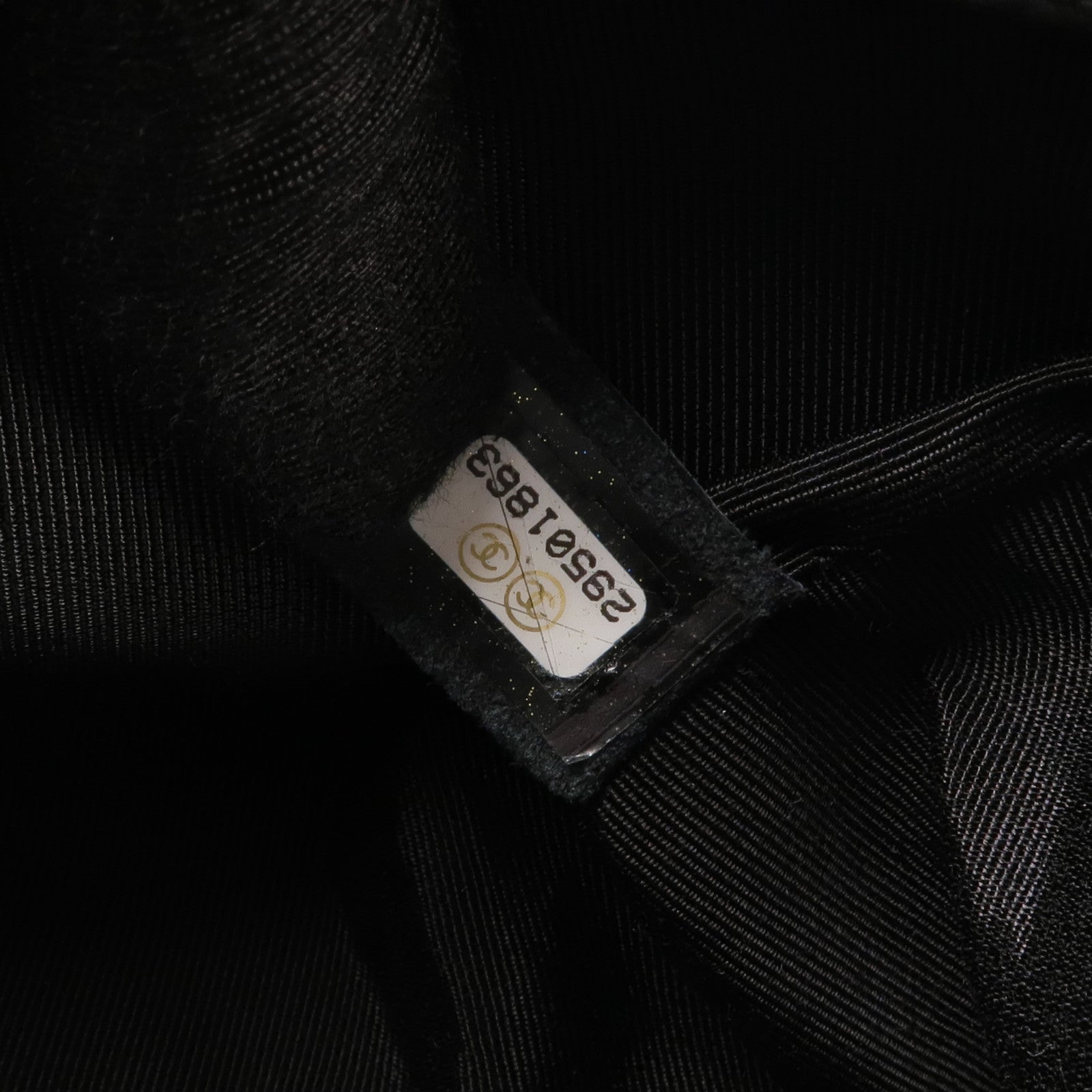 CHANEL 牛皮皮革Boy 25銀扣鏈帶肩背袋