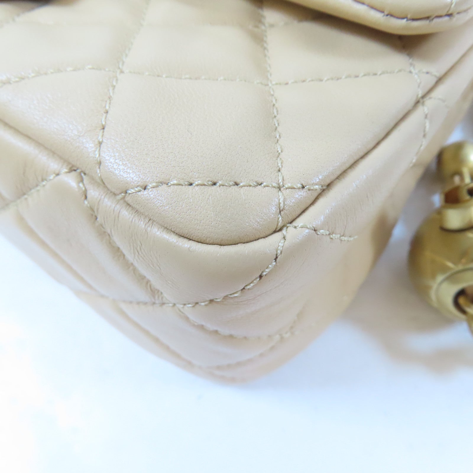 CHANEL 【激減優惠】菱格羊皮皮革Flap Bag金扣鏈帶肩背袋米色