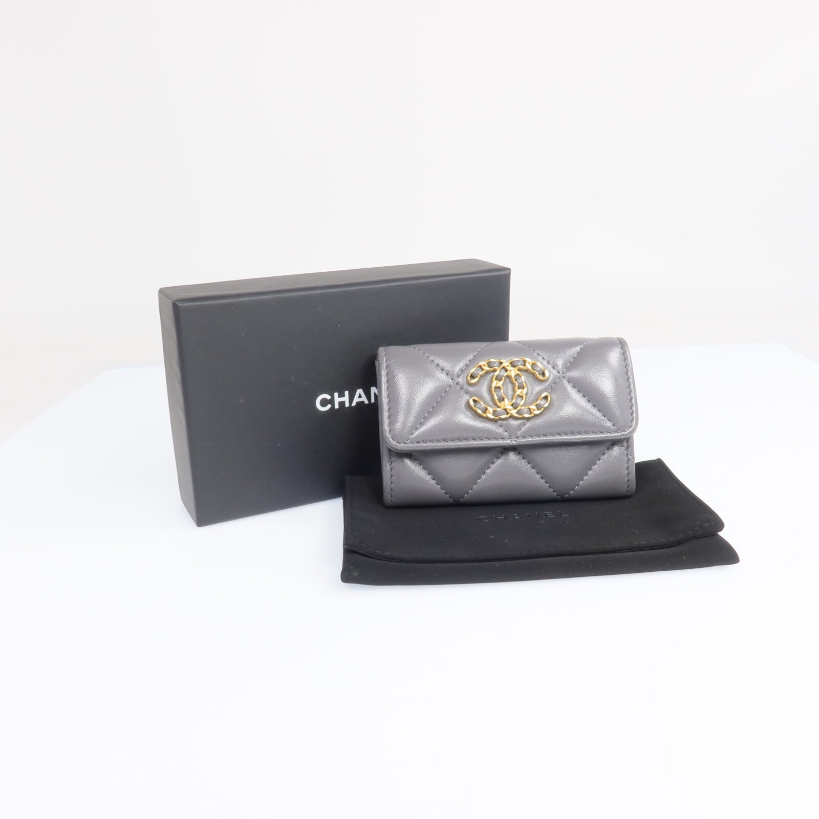 CHANEL 羊皮皮革19 Card Holder金扣卡片套