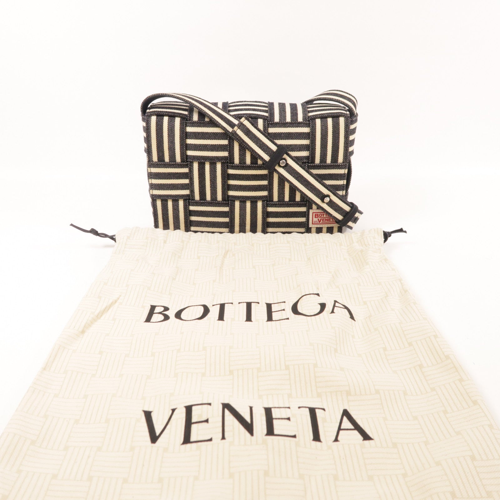 BOTTEGA VENETA 牛仔布Cassette With Hickory Striped銀扣肩背袋