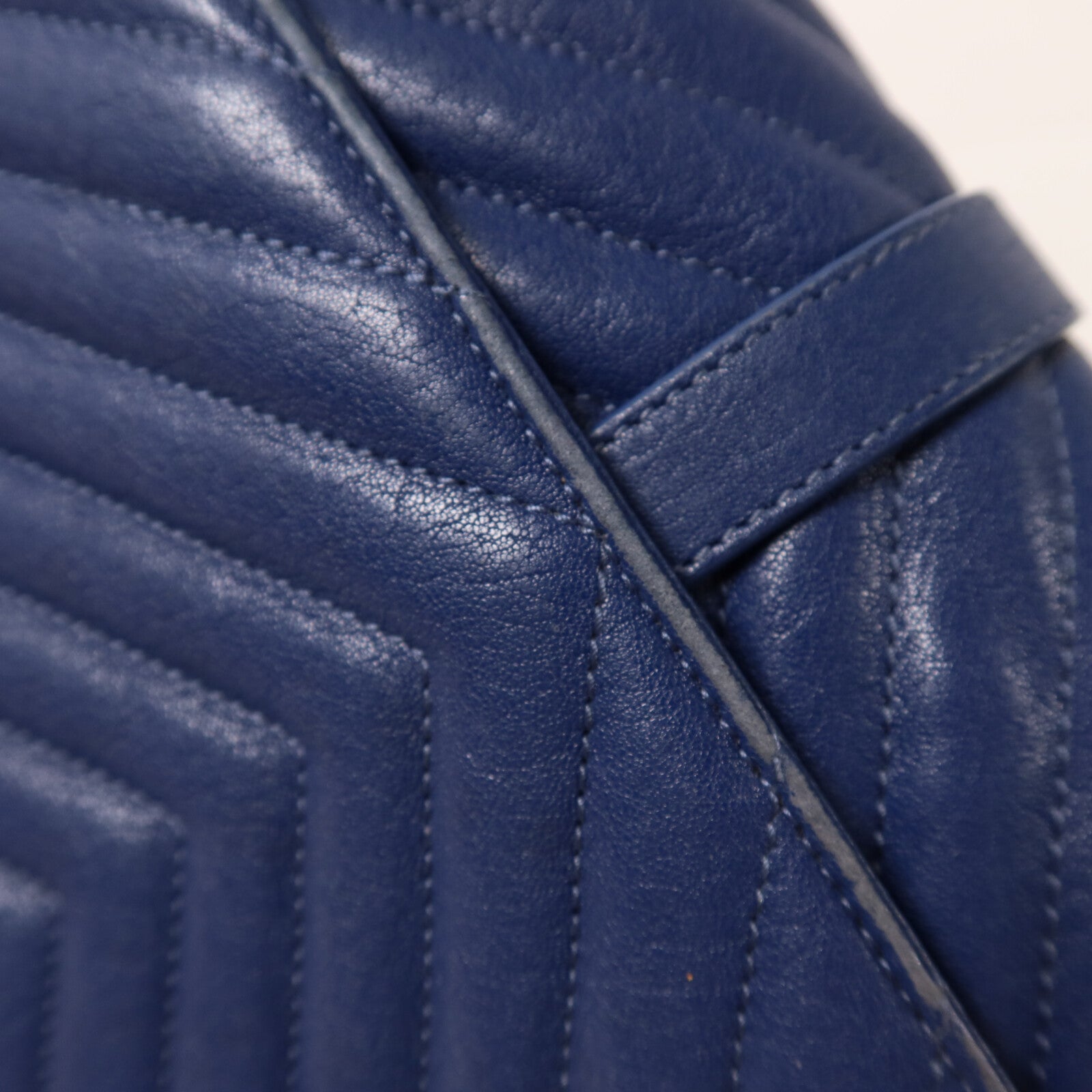 SAINT LAURENT 牛皮皮革College Medium鏈帶手挽肩背兩用袋