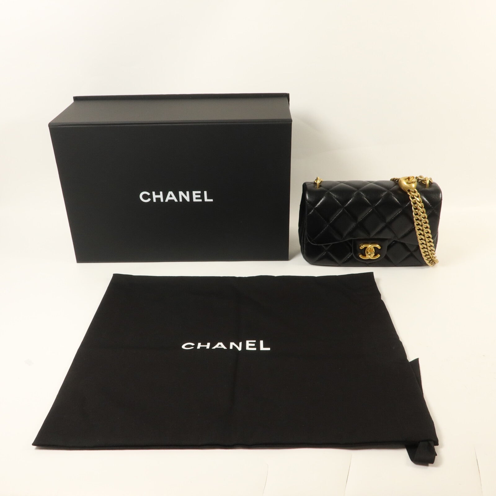 CHANEL 牛皮皮革Heart Chain Adjustable鏈帶肩背袋