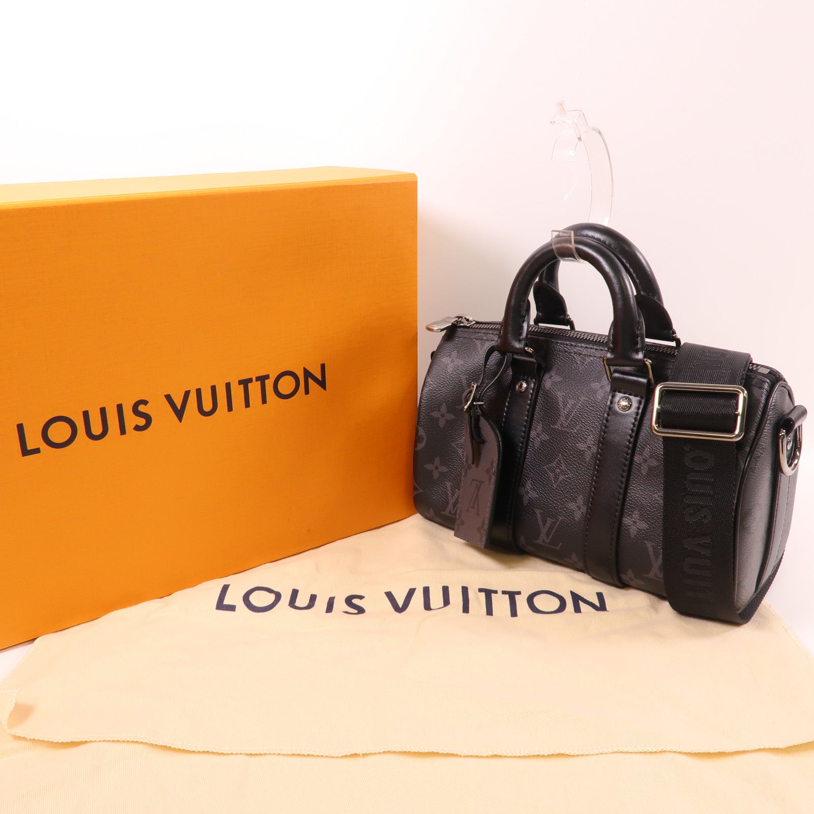 LOUIS VUITTON Monogram Eclipse Keepall Bandouliere 25銀扣手挽肩背兩用袋