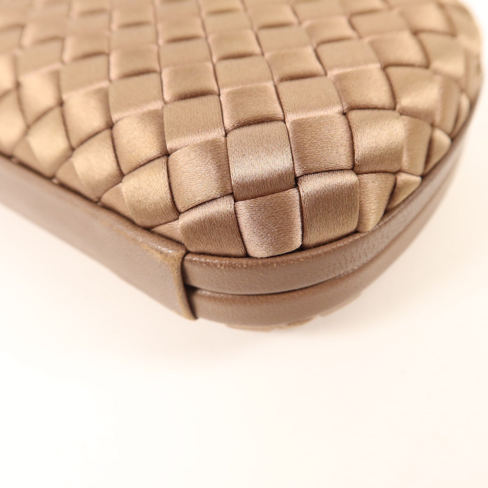 BOTTEGA VENETA Satin Clutch Bag金扣手拿包