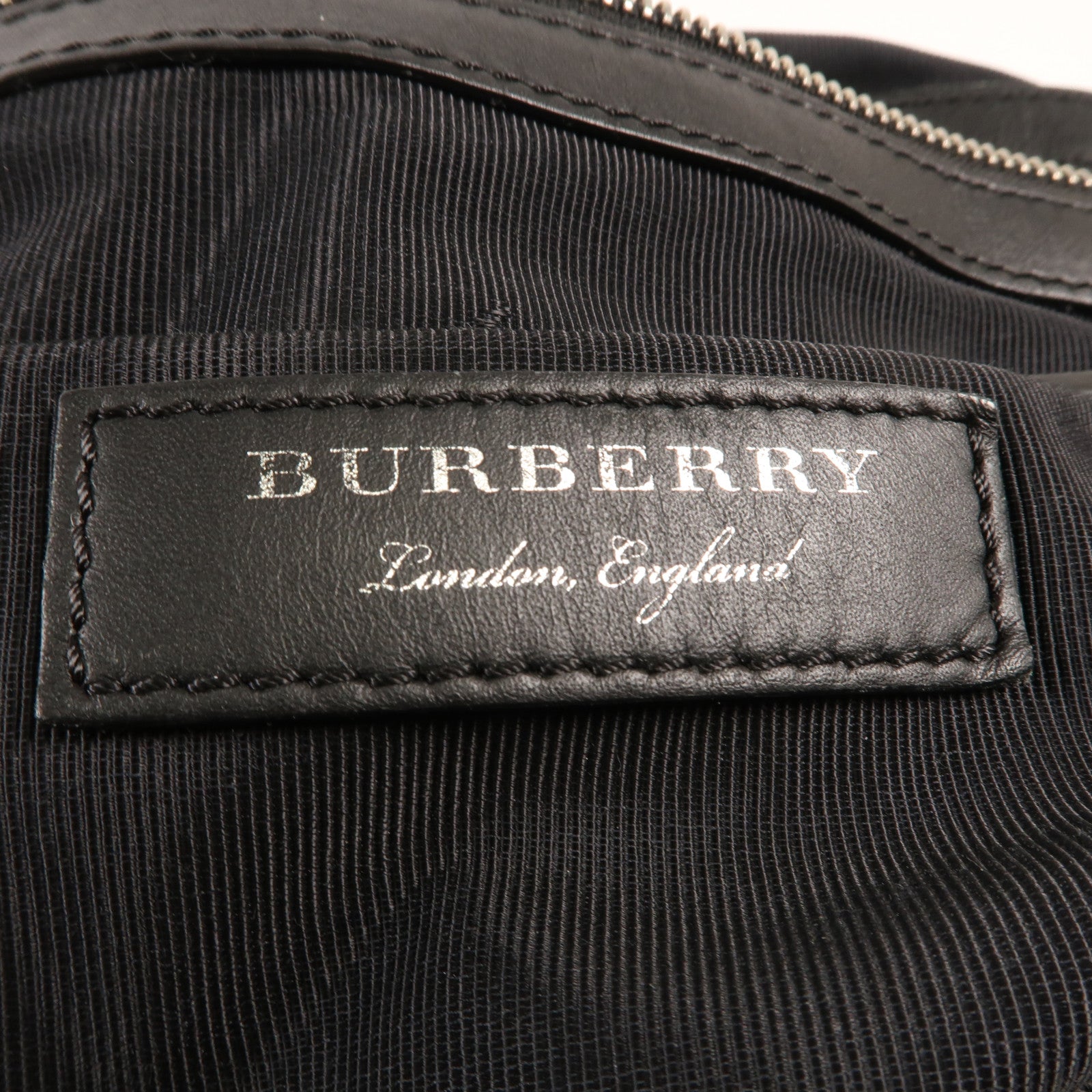 BURBERRY 尼龍Backpack銀扣背包