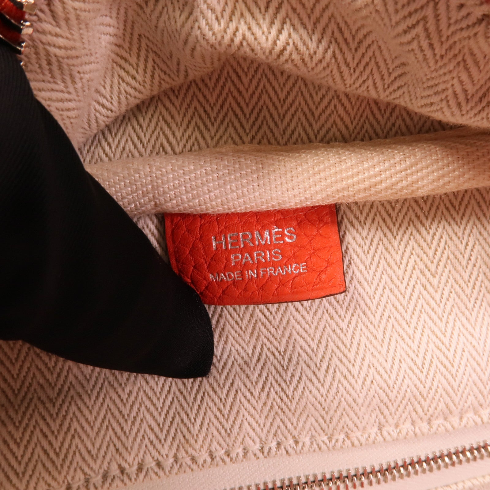 HERMES Clemence皮革Victoria 35手挽袋Rouge Pivoine