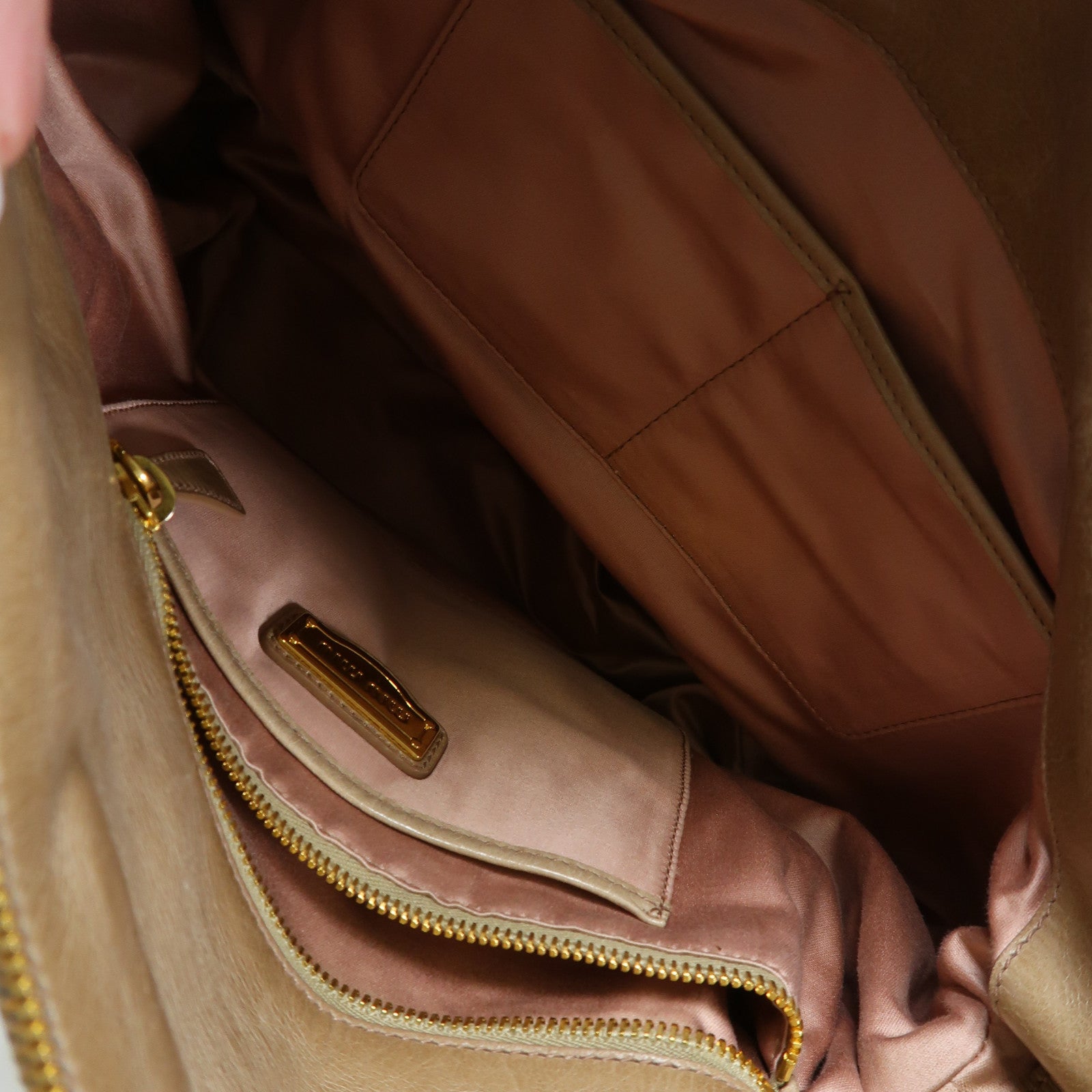 Miu Miu 牛皮皮革Vitello Lux金扣肩背袋棕色