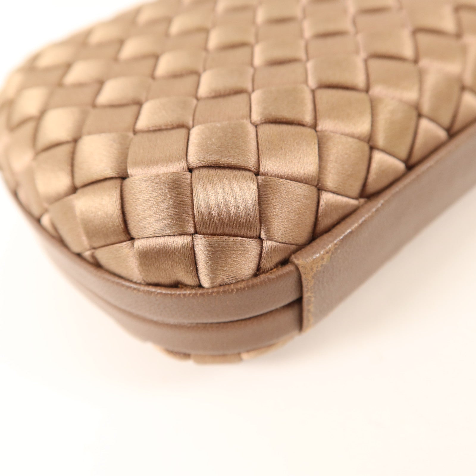 BOTTEGA VENETA Satin Clutch Bag金扣手拿包