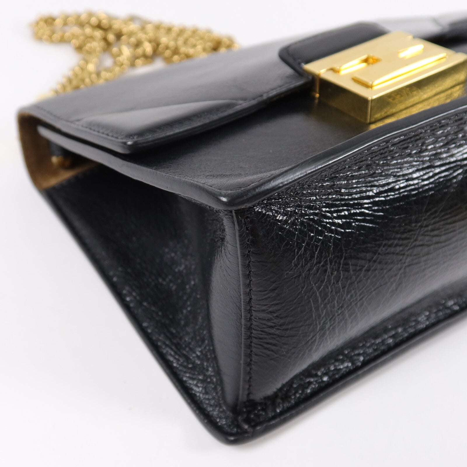 FENDI 牛皮皮革Kan U鏈帶肩背袋