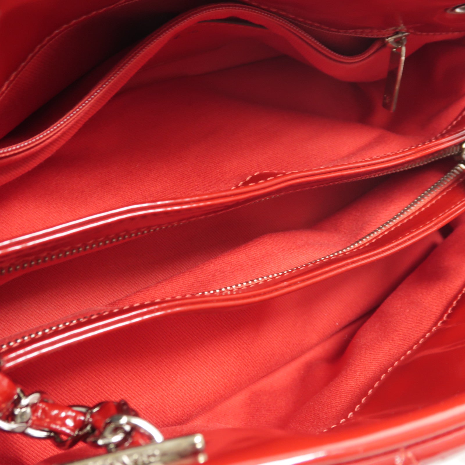 CHANEL 漆皮皮革Shoulder Bag鏈帶肩背袋