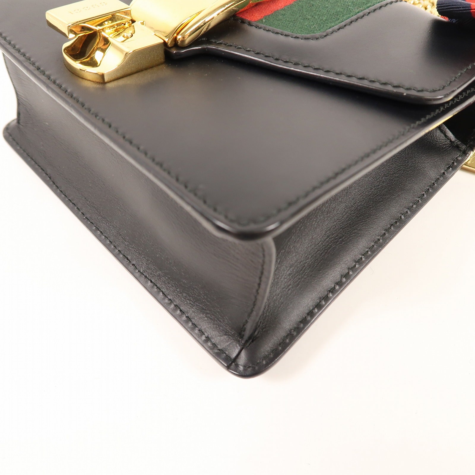 GUCCI 牛皮皮革Sylvie Mini金扣鏈帶肩背袋