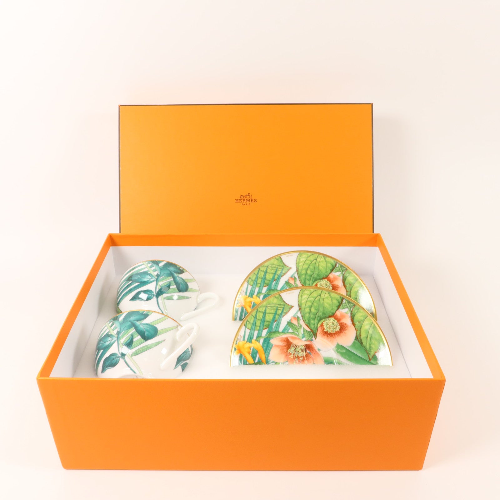 HERMES 瓷器Passifolia Teacup and Saucer茶杯和茶碟