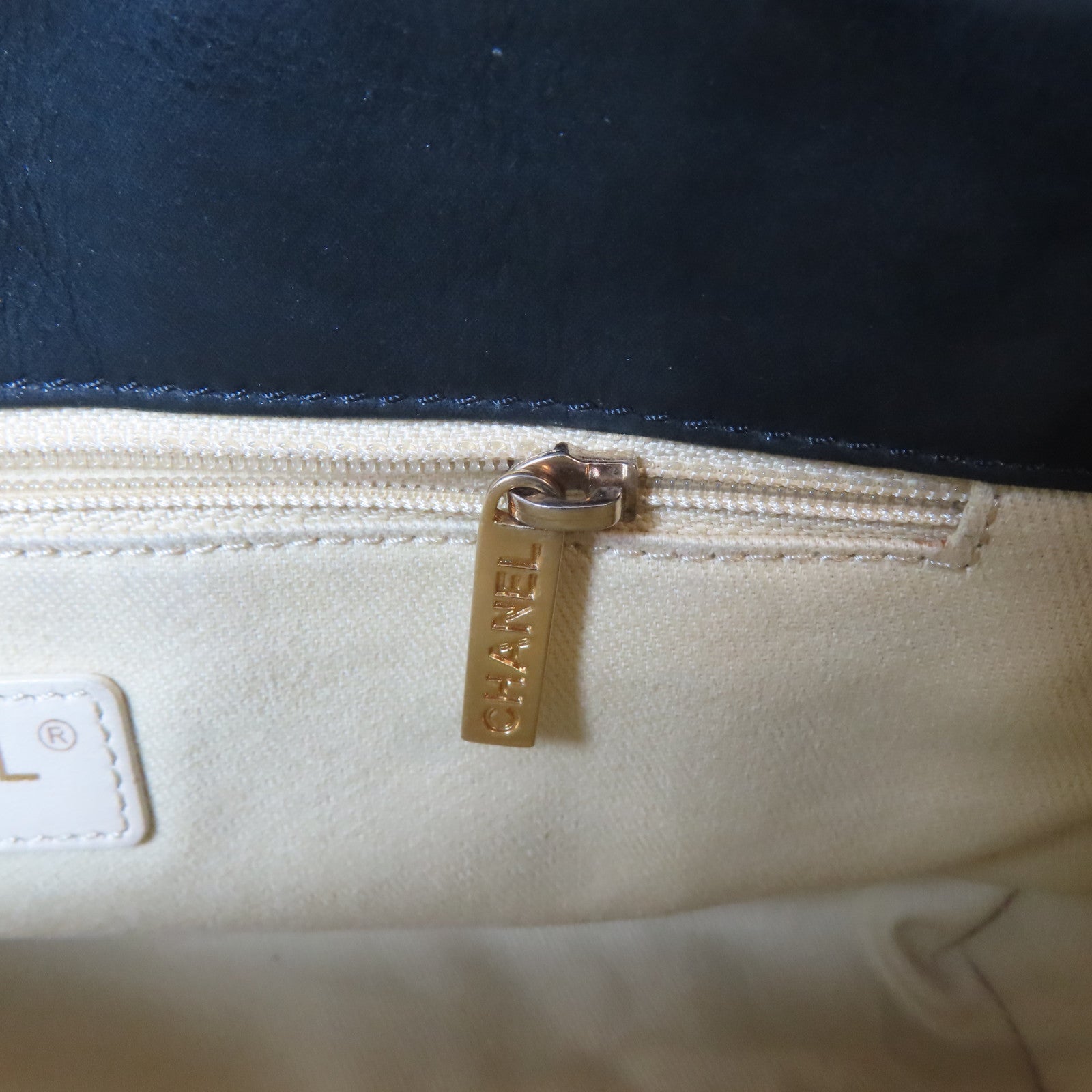 CHANEL 菱格牛皮皮革Chain Shoulder Bag金扣鏈帶肩背袋黑色