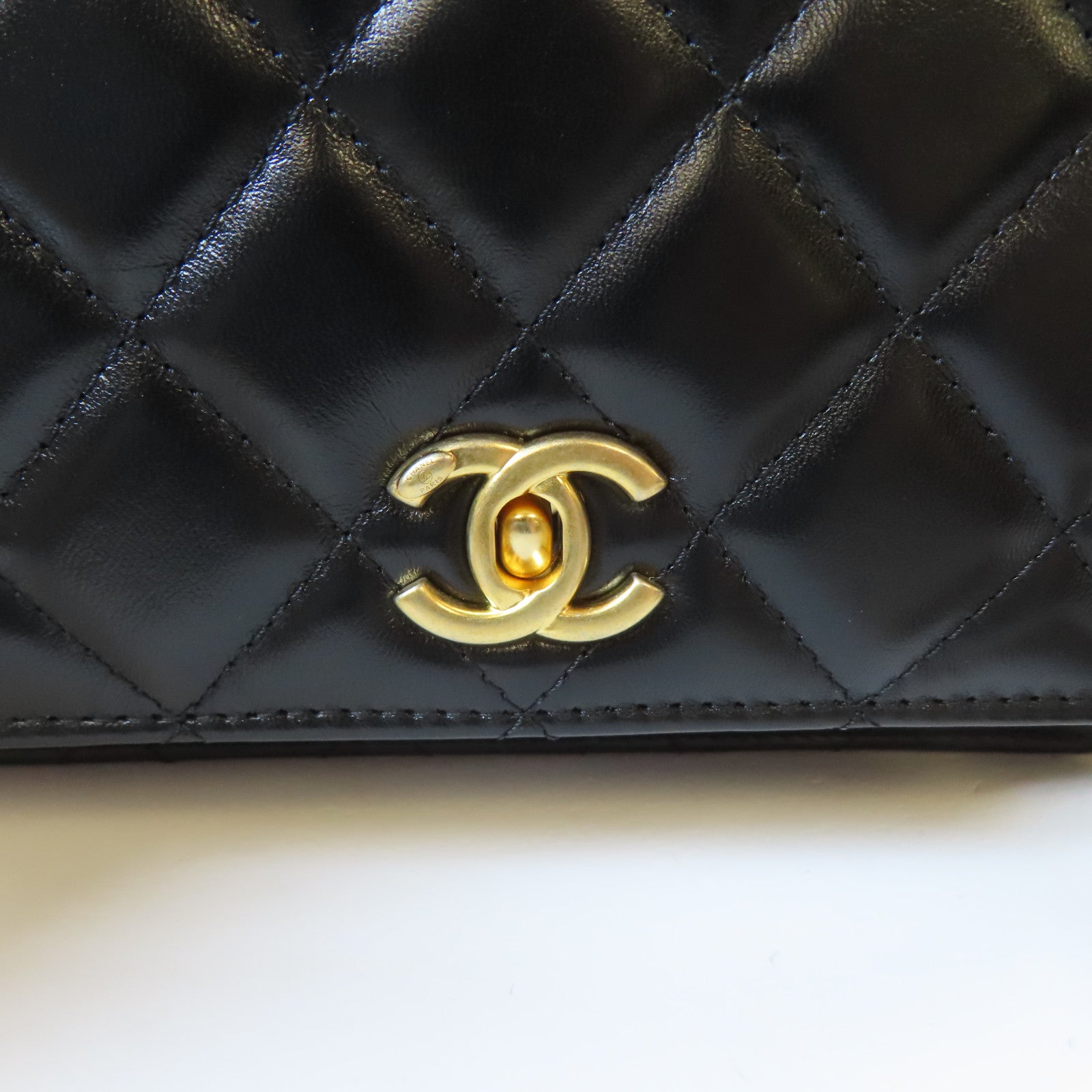 CHANEL 菱格羊皮皮革Wallet On Chain金扣鏈帶肩背袋黑色