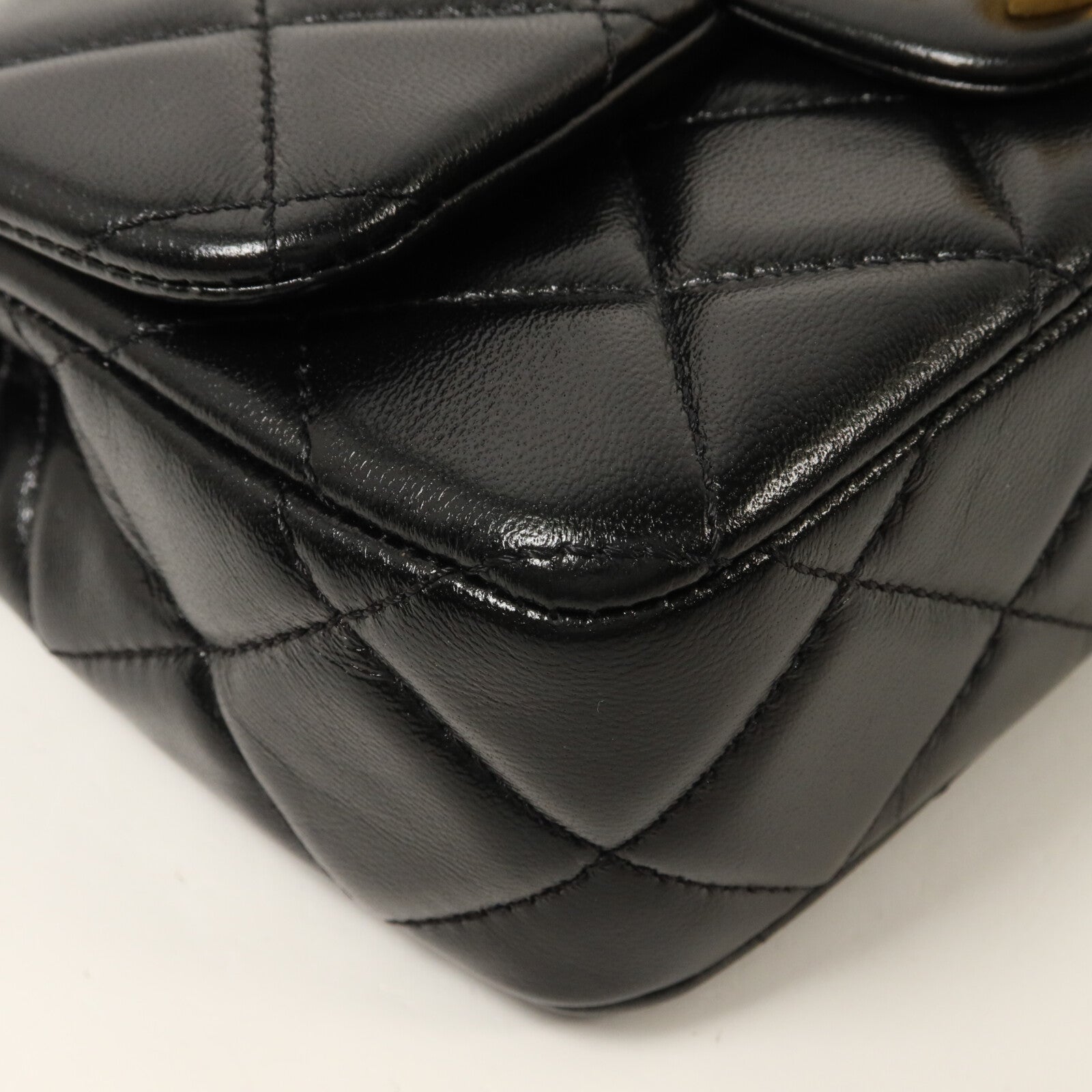 CHANEL 牛皮皮革Heart Chain Adjustable鏈帶肩背袋