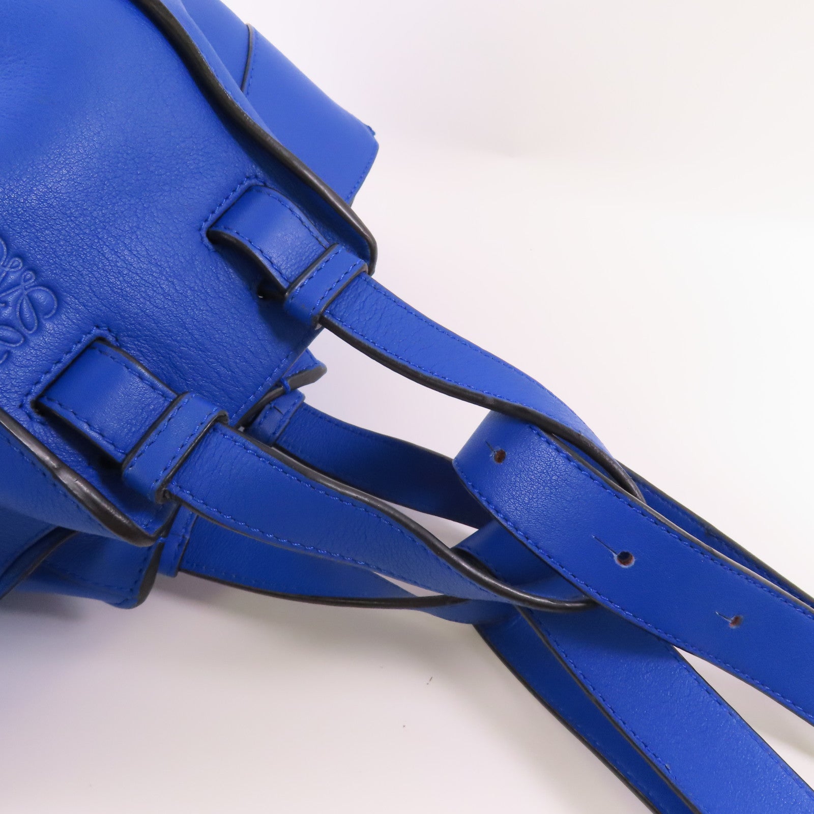 LOEWE 【激減優惠】牛皮皮革Hammock銀扣肩背袋