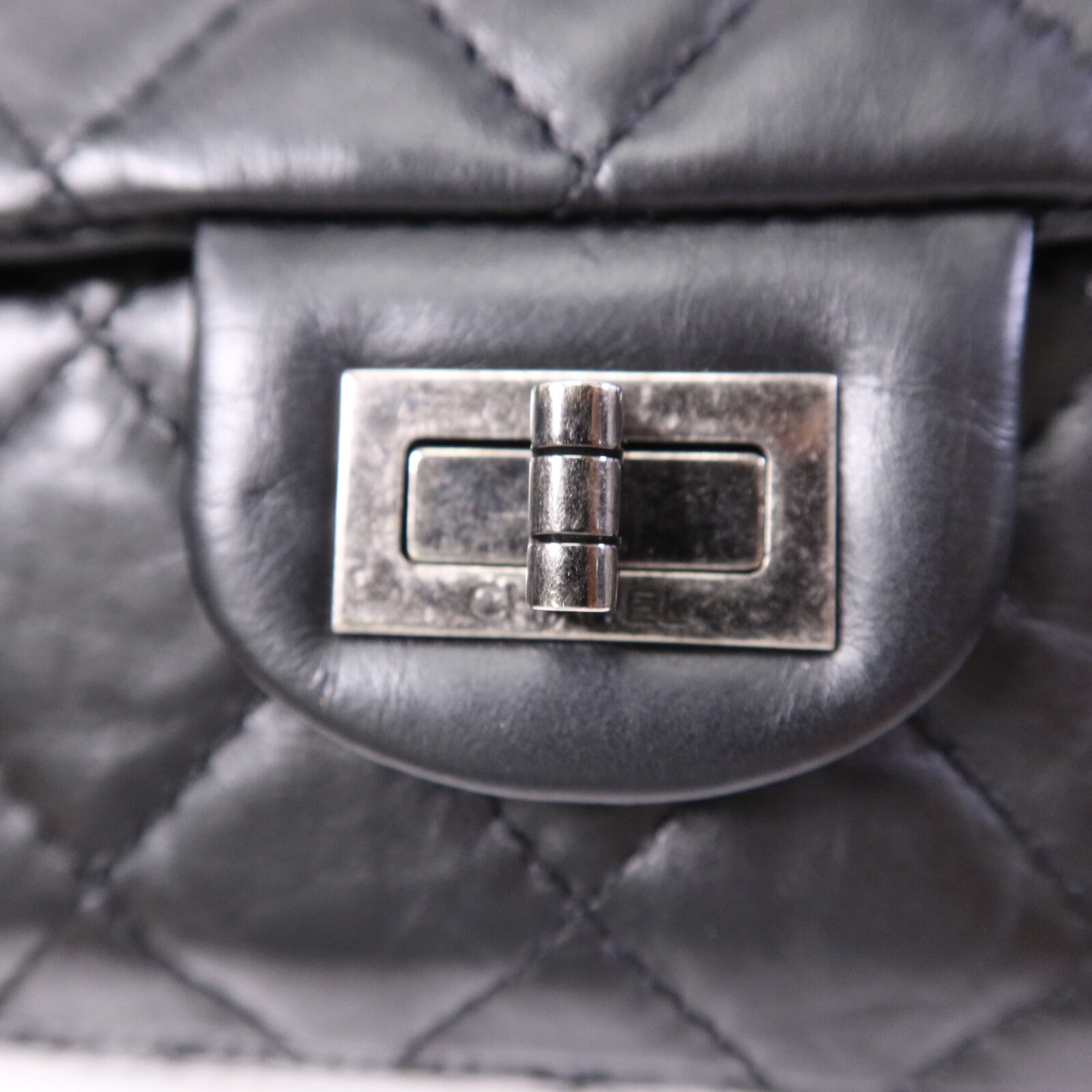 CHANEL 牛皮皮革2.55 Large銀扣鏈帶肩背袋