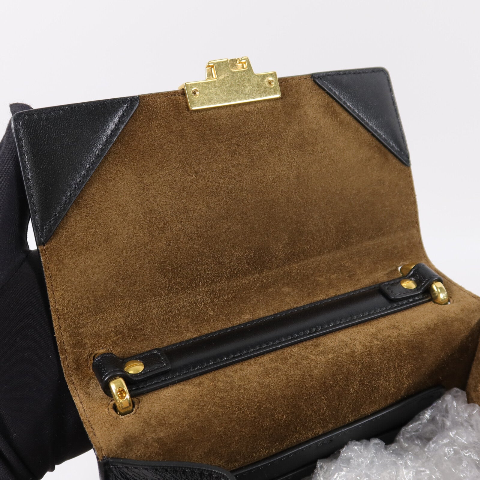 FENDI 牛皮皮革Kan U鏈帶肩背袋