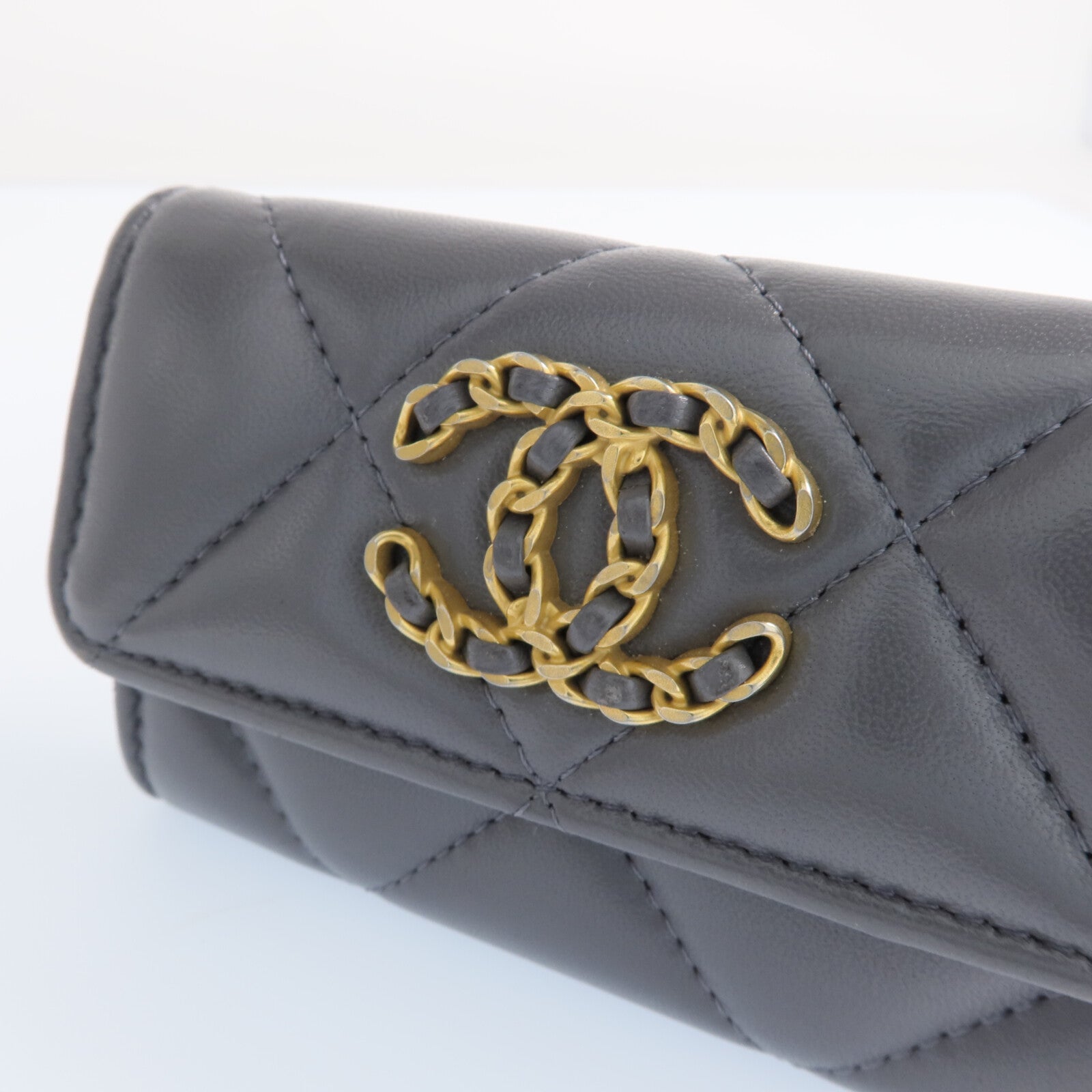 CHANEL 羊皮皮革19 Card Holder金扣卡片套