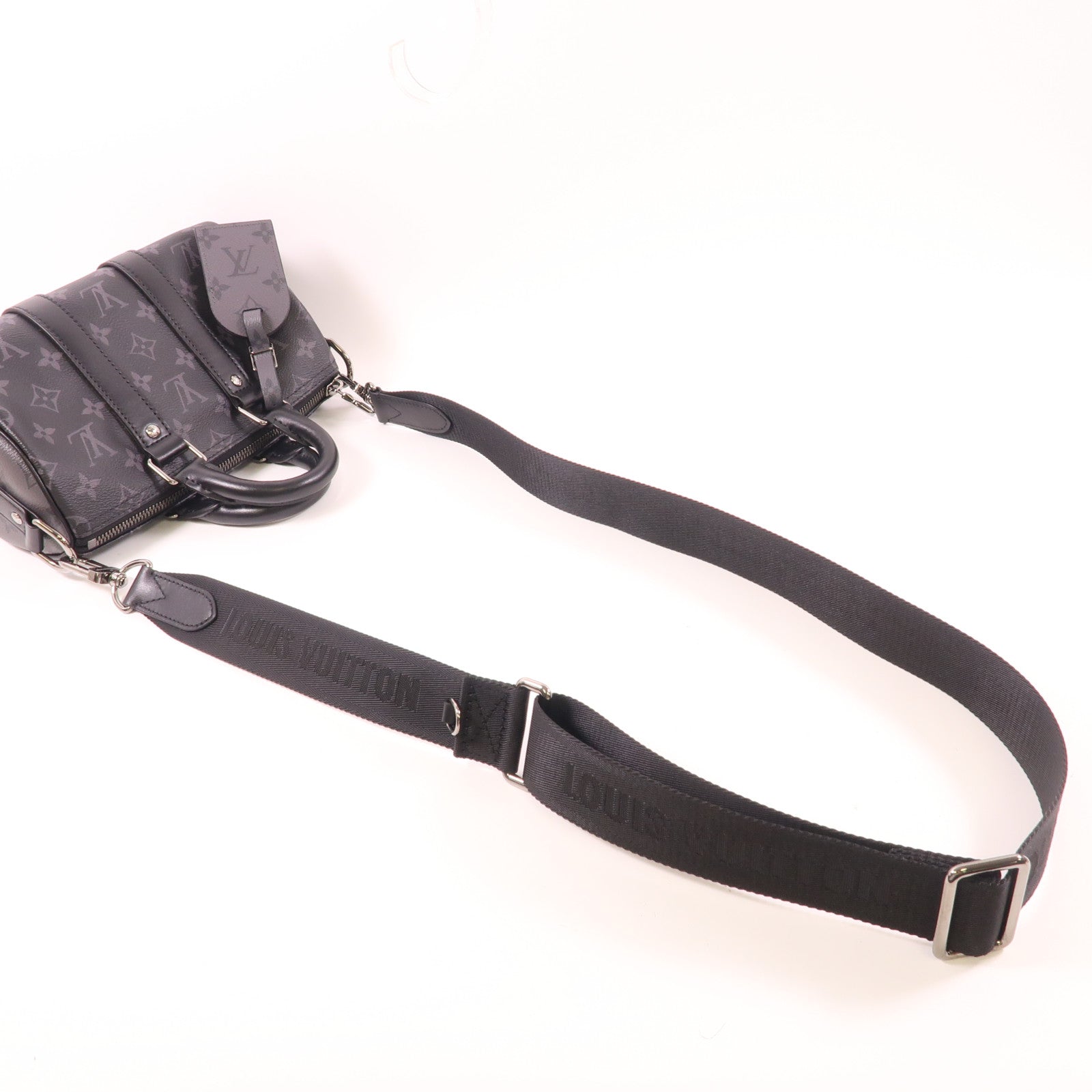 LOUIS VUITTON Monogram Eclipse Keepall Bandouliere 25銀扣手挽肩背兩用袋