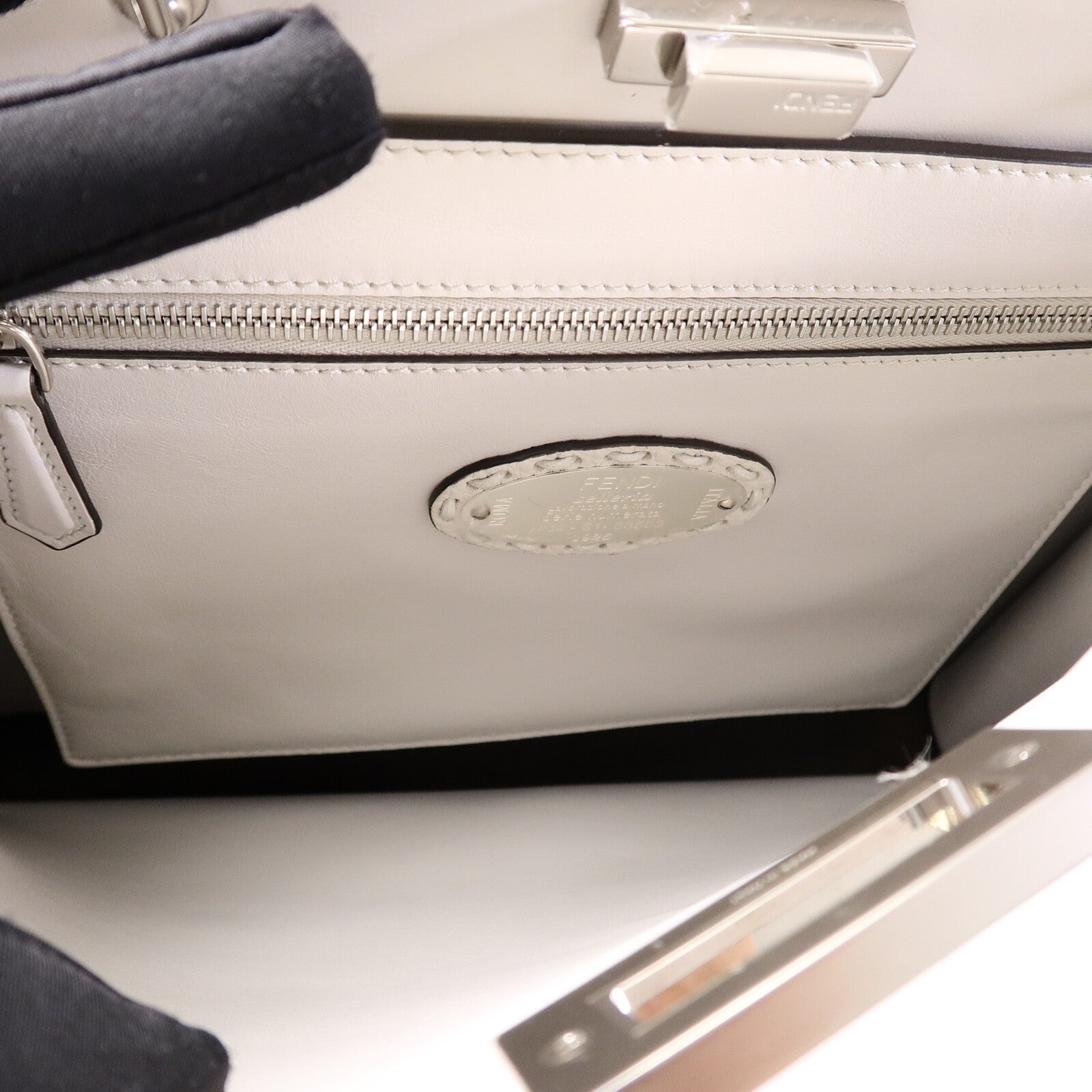 FENDI 牛皮皮革Medium Peekaboo手挽肩背兩用袋