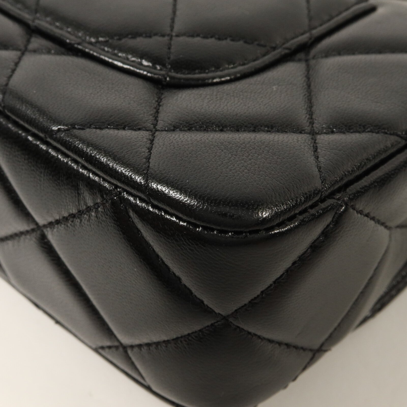 CHANEL 牛皮皮革Heart Chain Adjustable鏈帶肩背袋