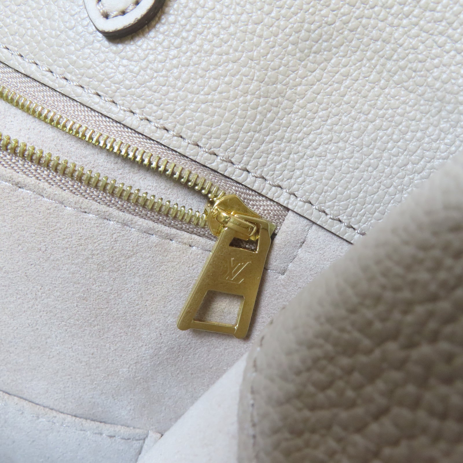 LOUIS VUITTON Monogram Empreinte OnTheGo MM金扣手挽肩背兩用袋米色
