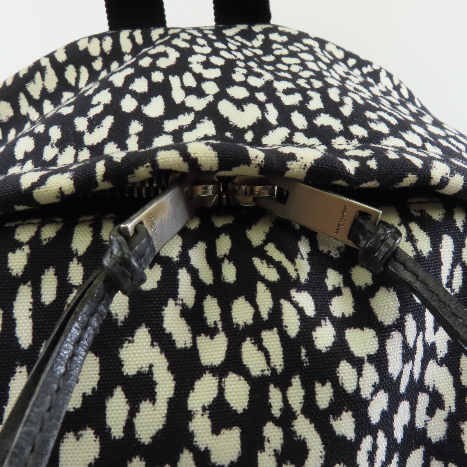 SAINT LAURENT 帆布Backpack銀扣背包黑色/白色