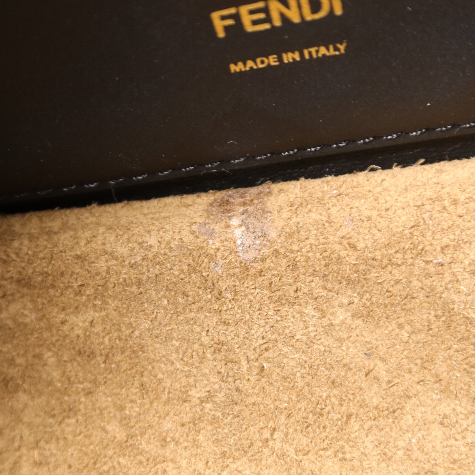 FENDI 牛皮皮革Kan U鏈帶肩背袋