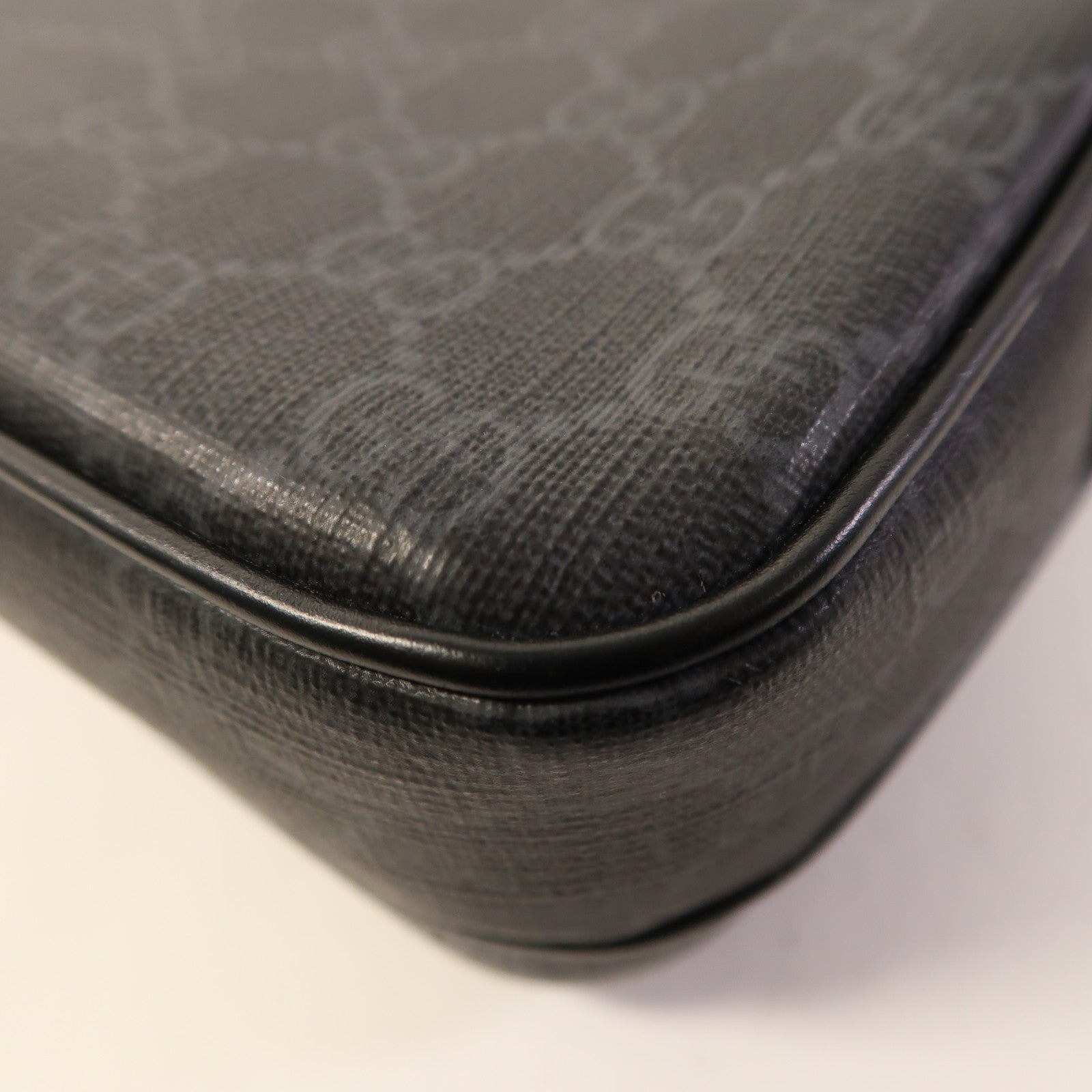 GUCCI 塗層帆布Crossbody Bag銀扣肩背袋