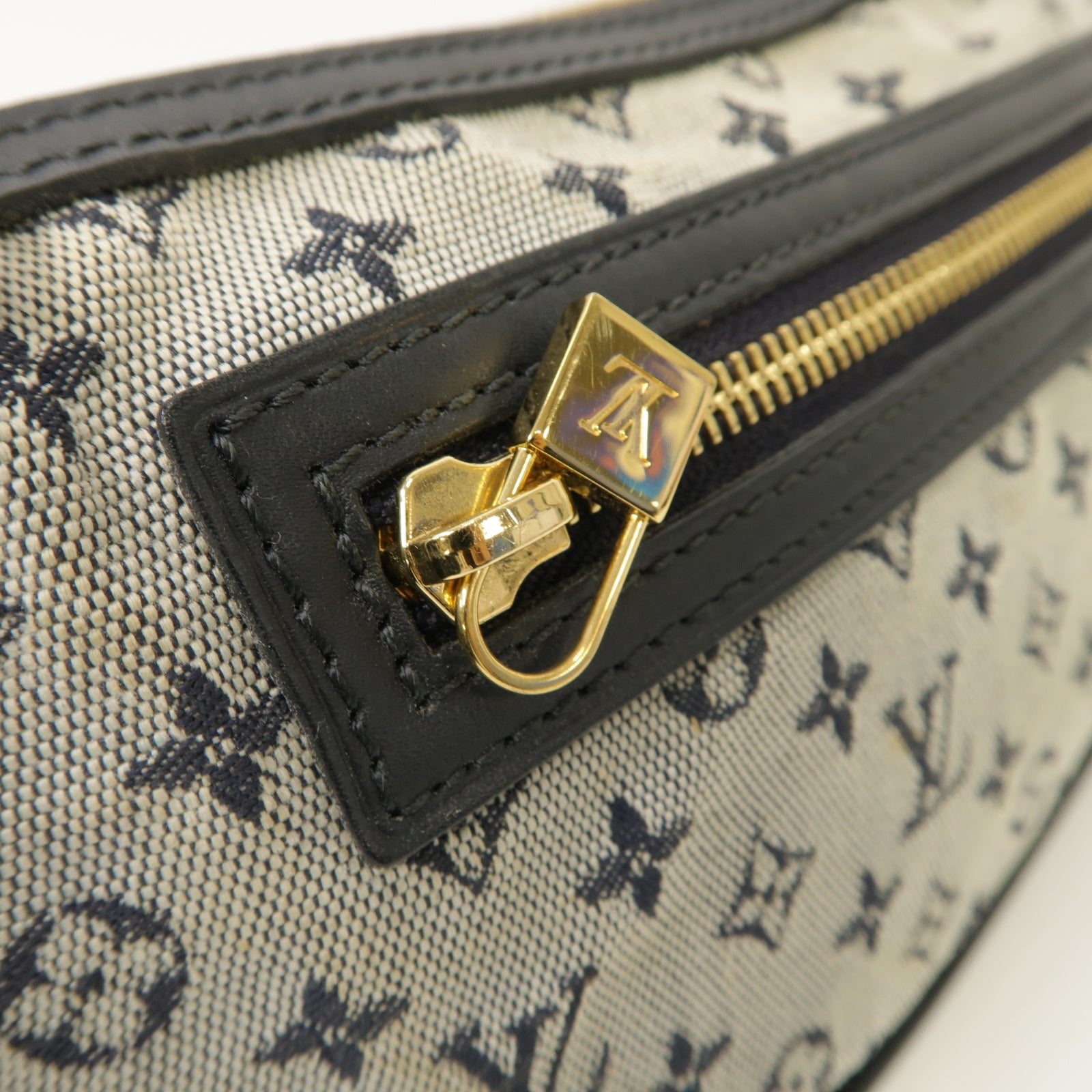 LOUIS VUITTON 【激減優惠】Monogram Mini帆布Pochette金扣肩背袋藍色