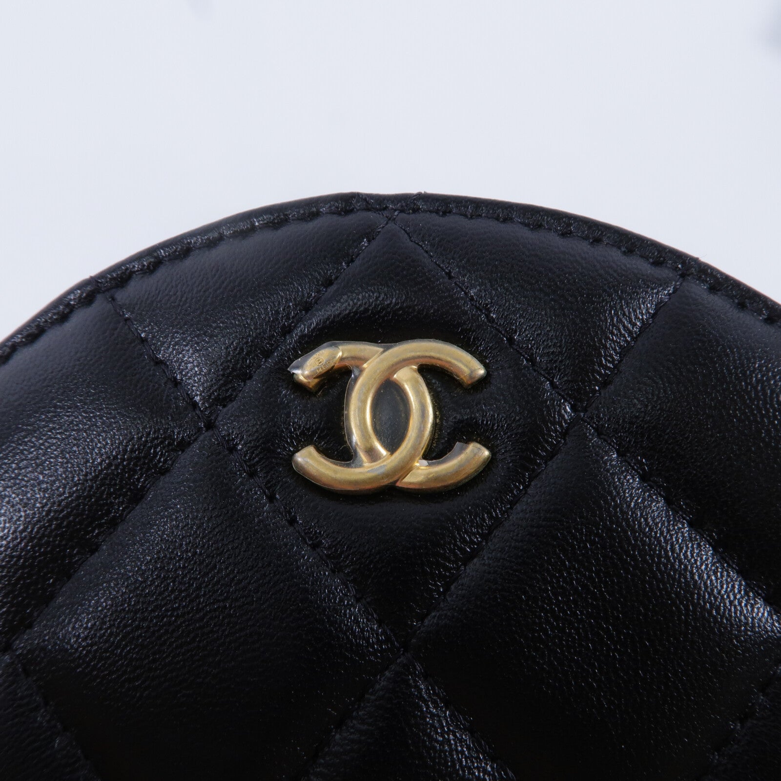 CHANEL 羊皮皮革Pearl Crush Round鏈帶肩背袋