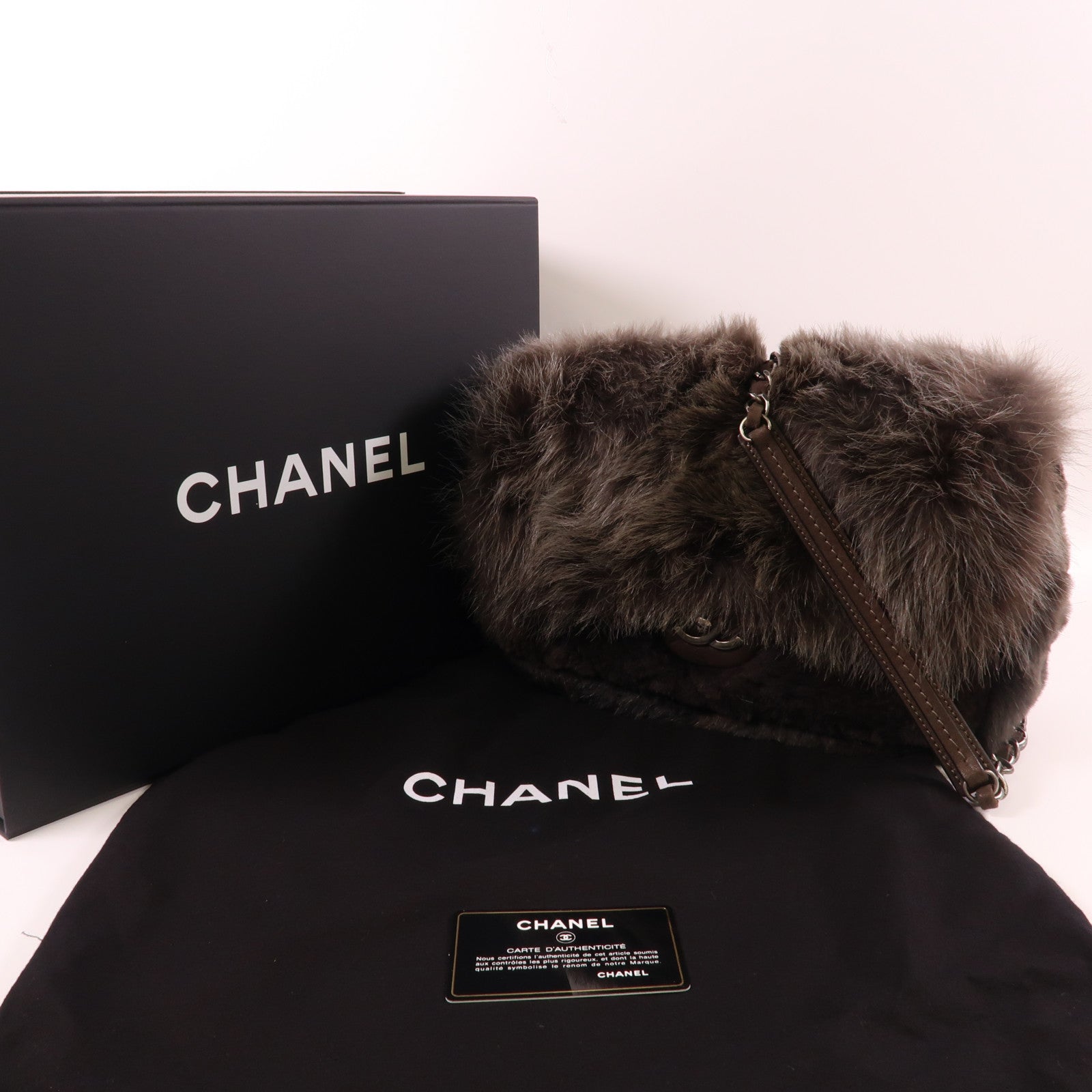 CHANEL 毛皮Fur CC Flap銀扣肩背袋灰色