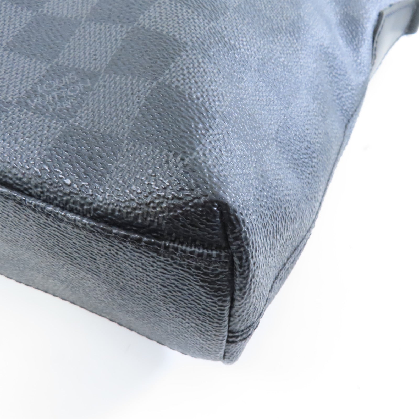LOUIS VUITTON Damier Graphite Mick MM銀扣肩背袋黑色