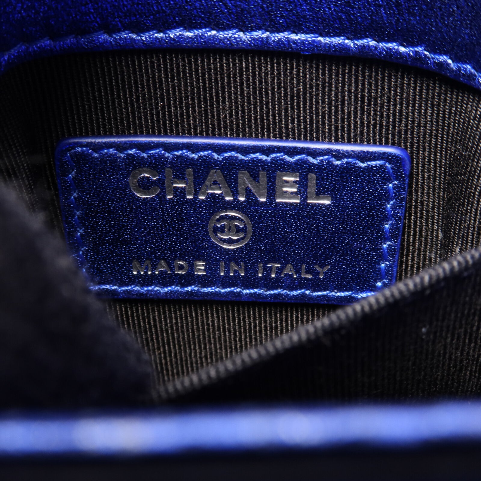 CHANEL 漆皮皮革Phone Holder鏈帶肩背袋