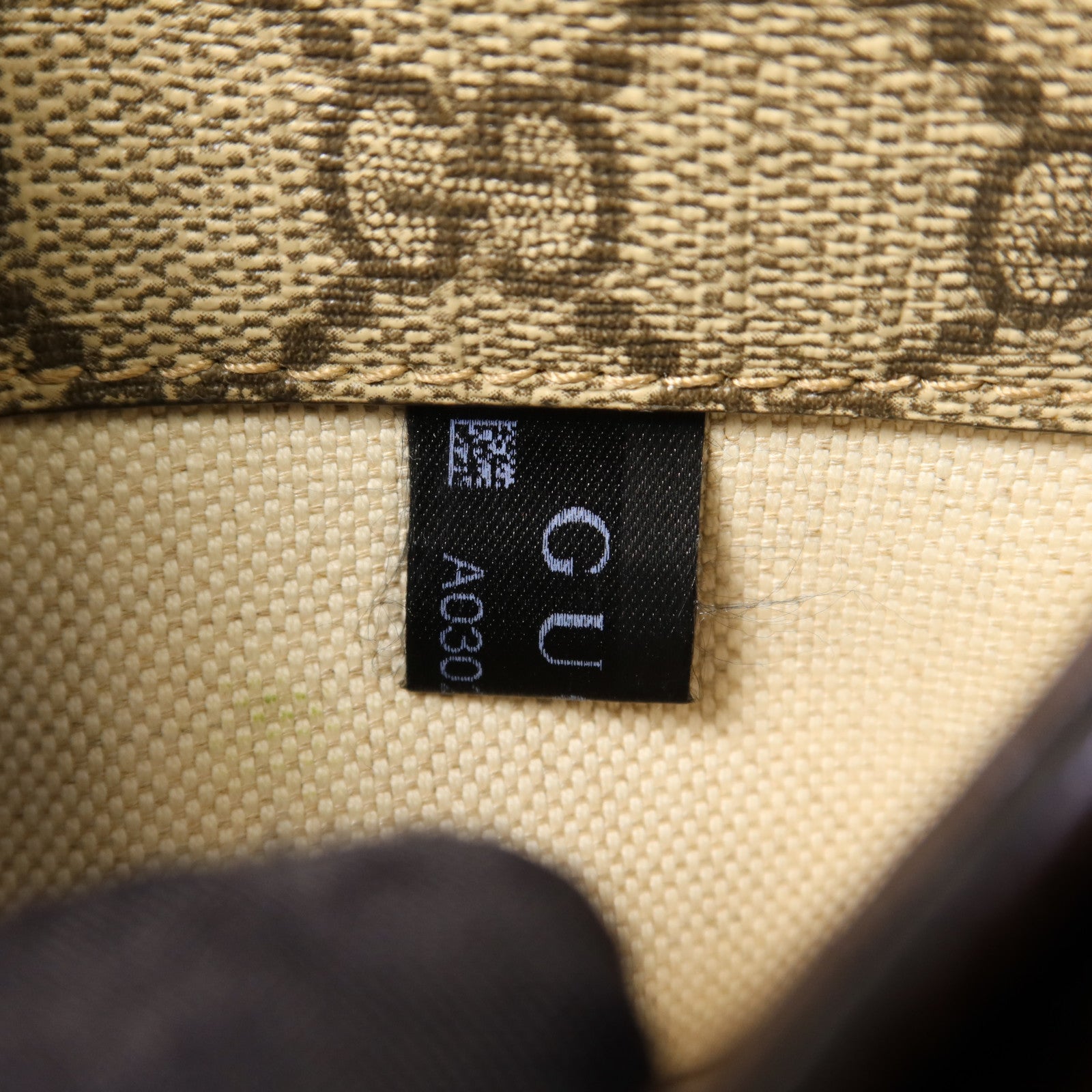GUCCI 塗層帆布Neo Small GG Supreme金扣肩背袋