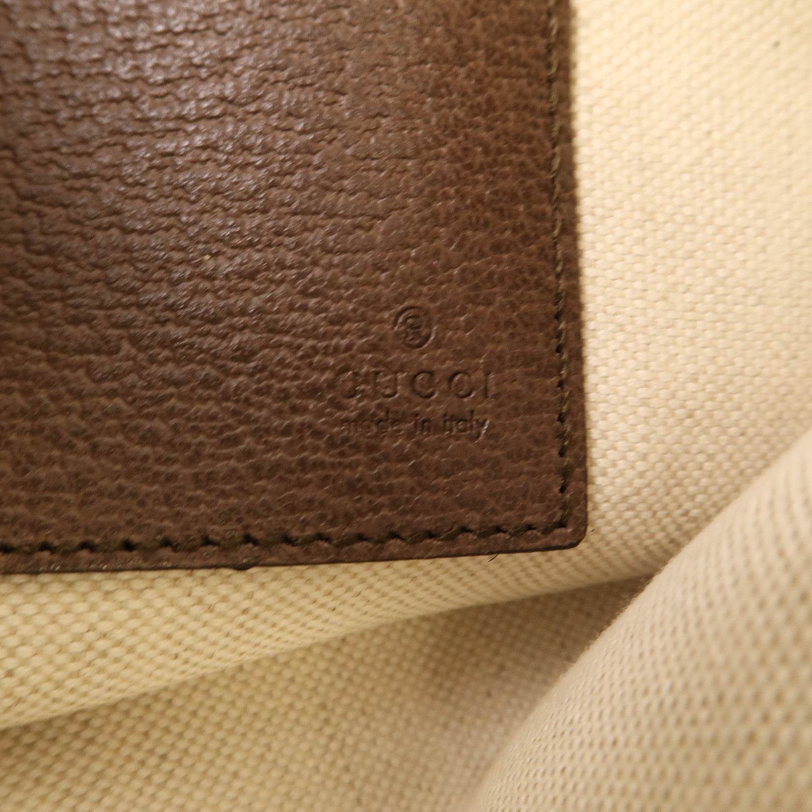 GUCCI 塗層帆布GG Supreme Clutch Bag金扣手拿包啡色
