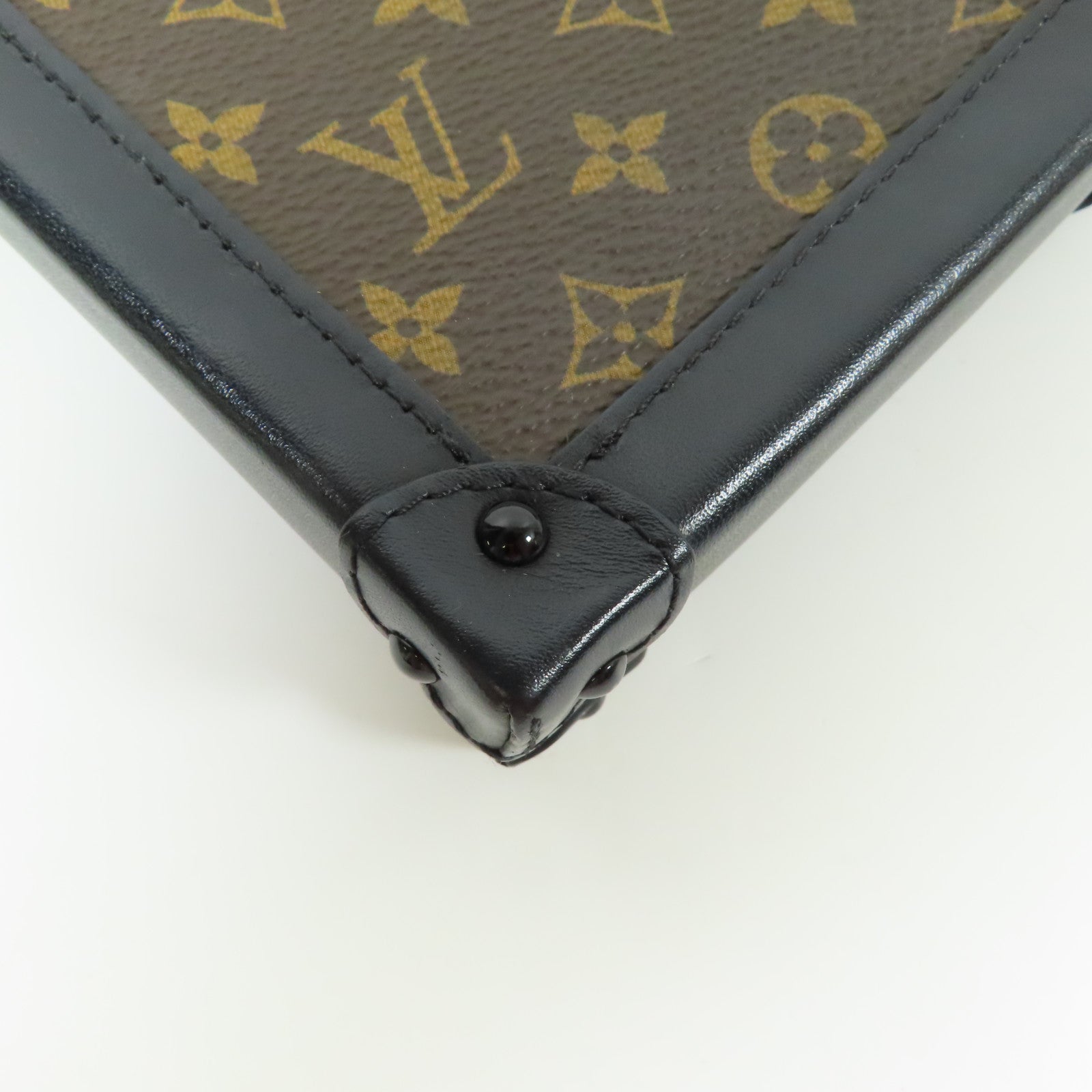 LOUIS VUITTON LV GHW Pochette Trunk Vertical Shoulder Bag Monogram M63913 Brown