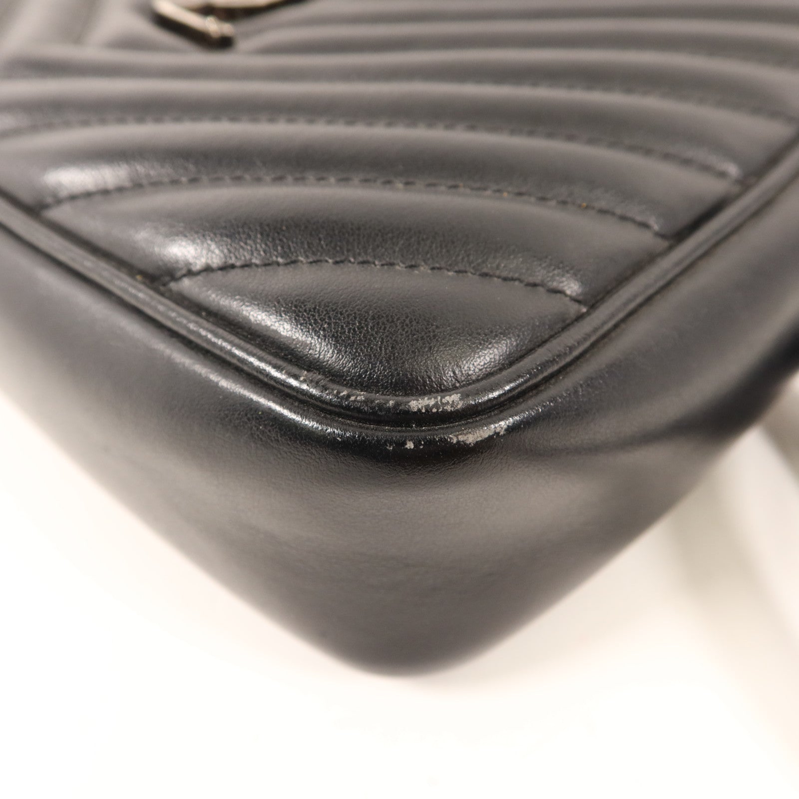 SAINT LAURENT 牛皮皮革LOU肩背袋