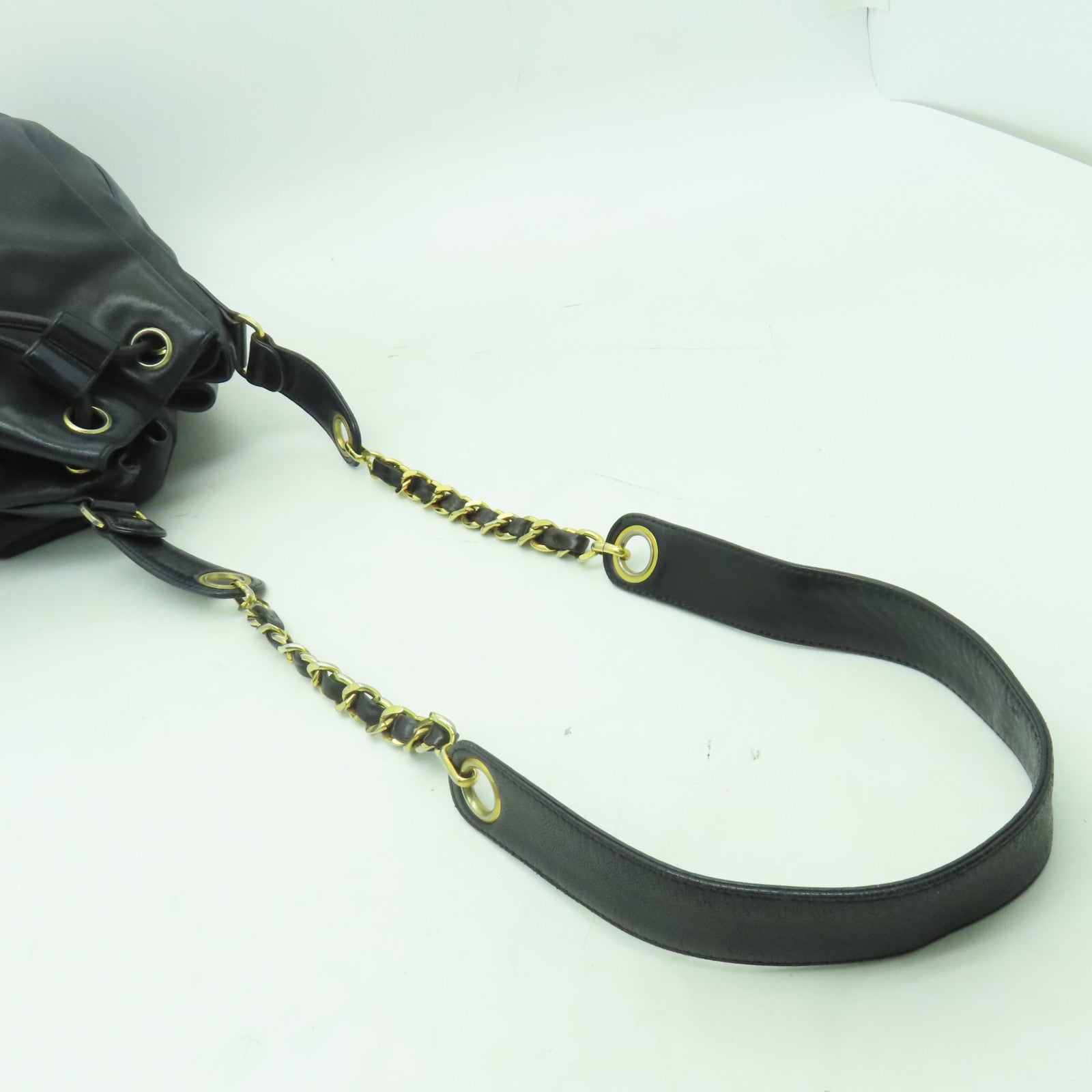 CHANEL 【激減優惠】羊皮皮革Shoulder Bag金扣肩背袋黑色