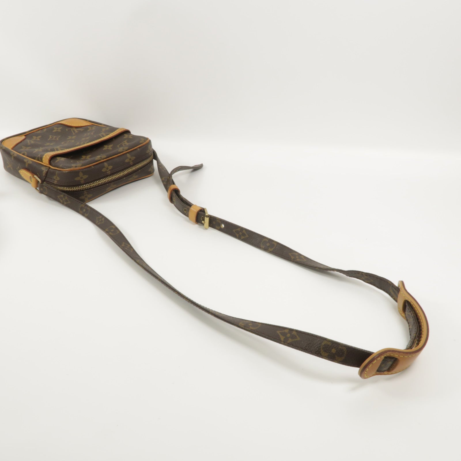 LOUIS VUITTON Monogram Danube肩背袋