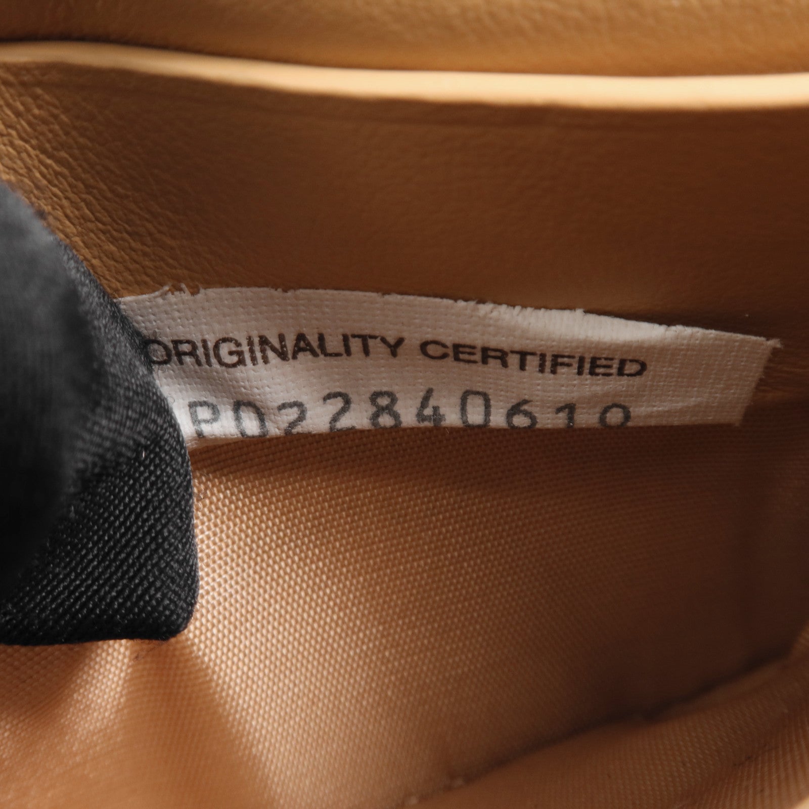 BOTTEGA VENETA 牛皮皮革Wallet金扣錢包