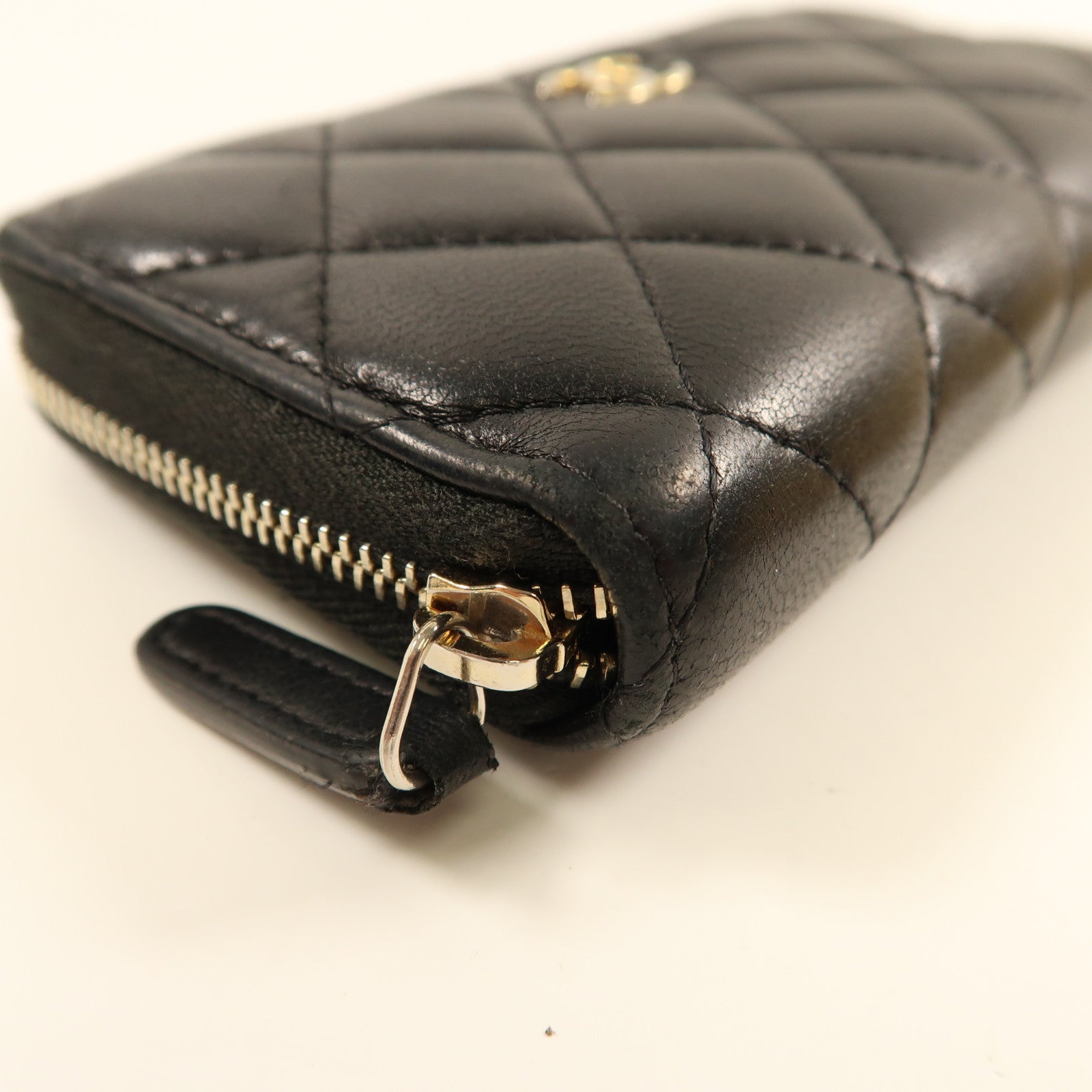 CHANEL 羊皮皮革Pouch Wallet金扣錢包黑色