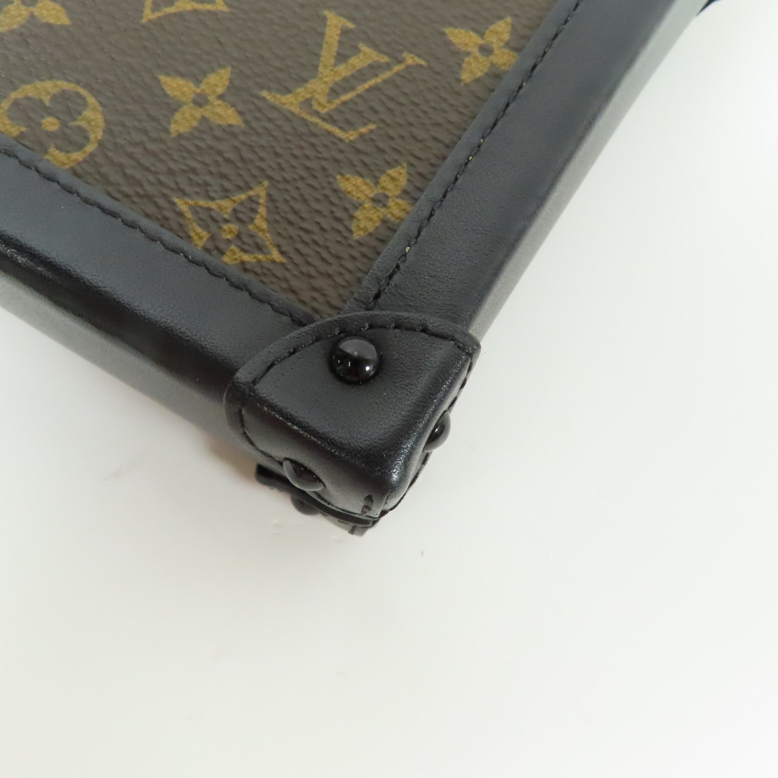 LOUIS VUITTON LV GHW Pochette Trunk Vertical Shoulder Bag Monogram M63913 Brown