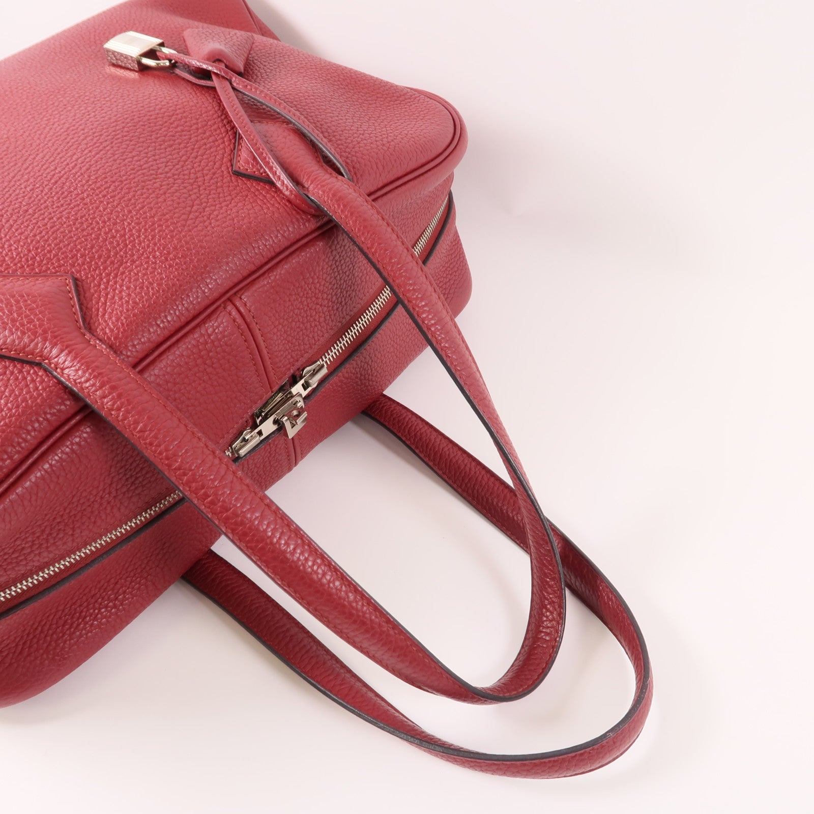 HERMES Clemence皮革Victoria 35銀扣肩背袋Rubis