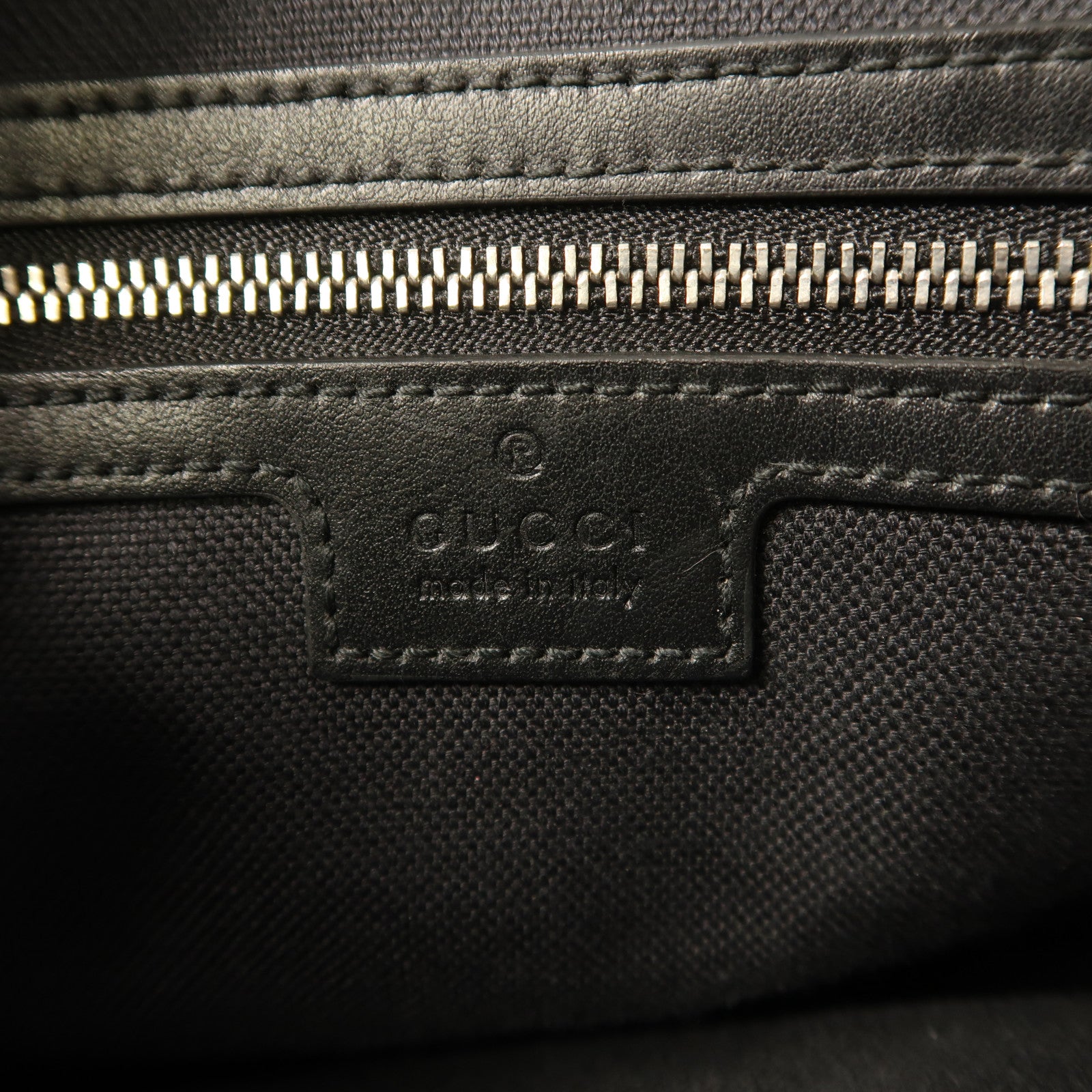 GUCCI 塗層帆布Crossbody Bag銀扣肩背袋