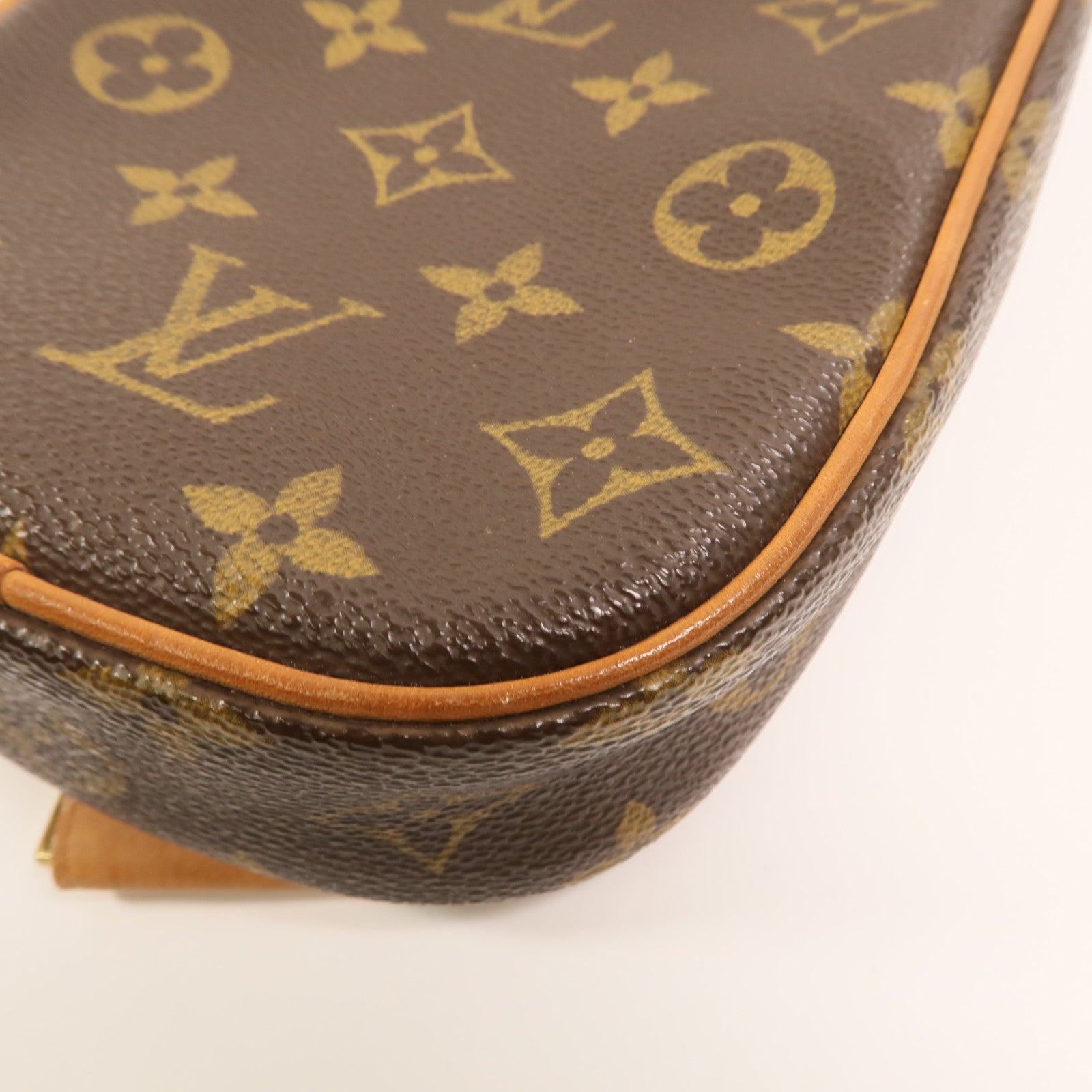 LOUIS VUITTON Monogram Pochette Gange金扣肩背袋
