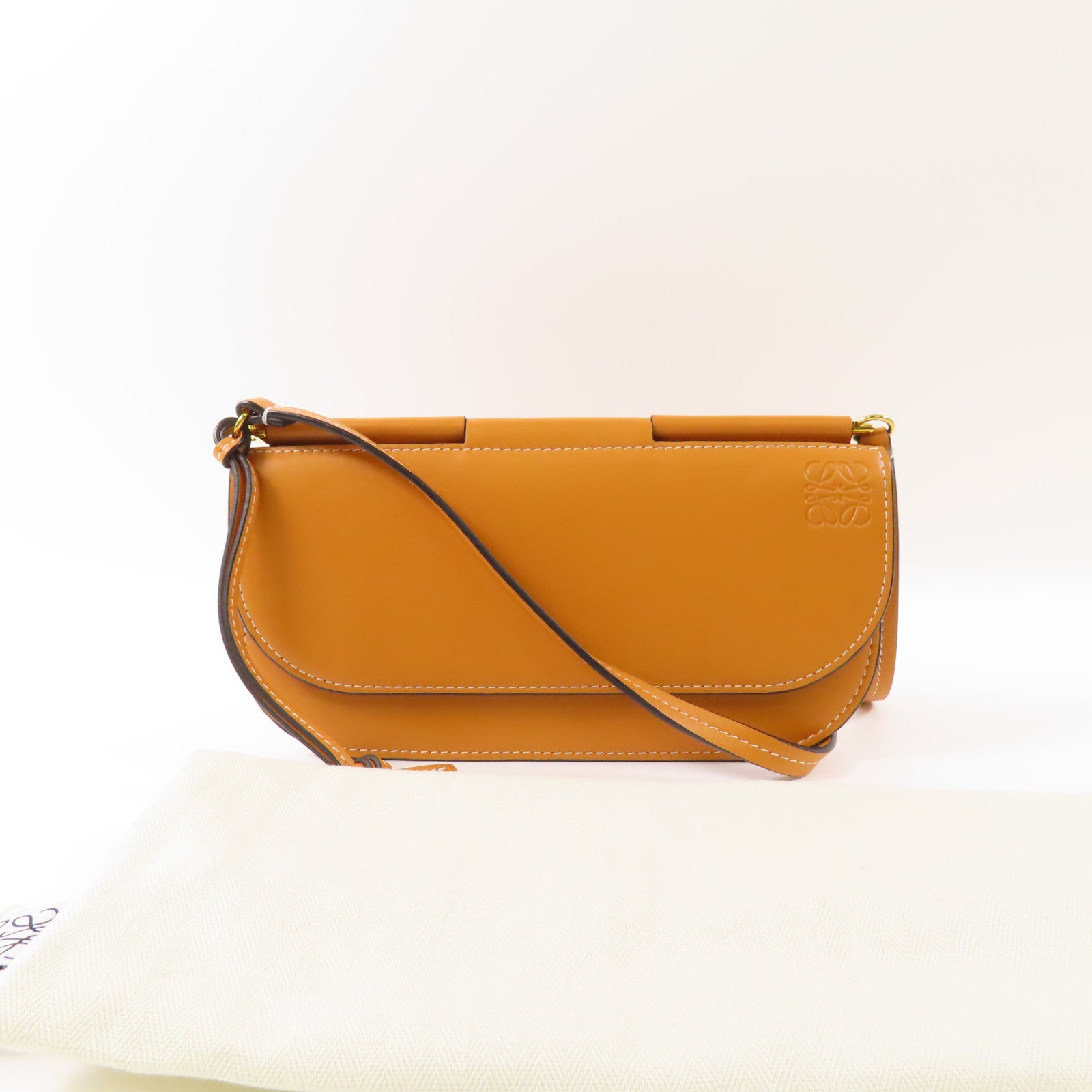 LOEWE【激減優惠】 牛皮皮革Shoulder Bag金扣肩背袋